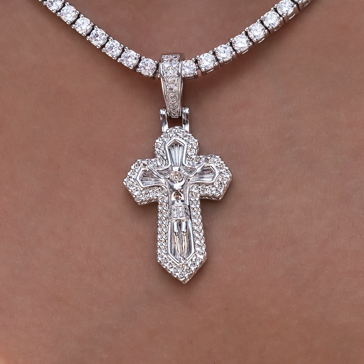 Icon Cross Pendant in White Gold