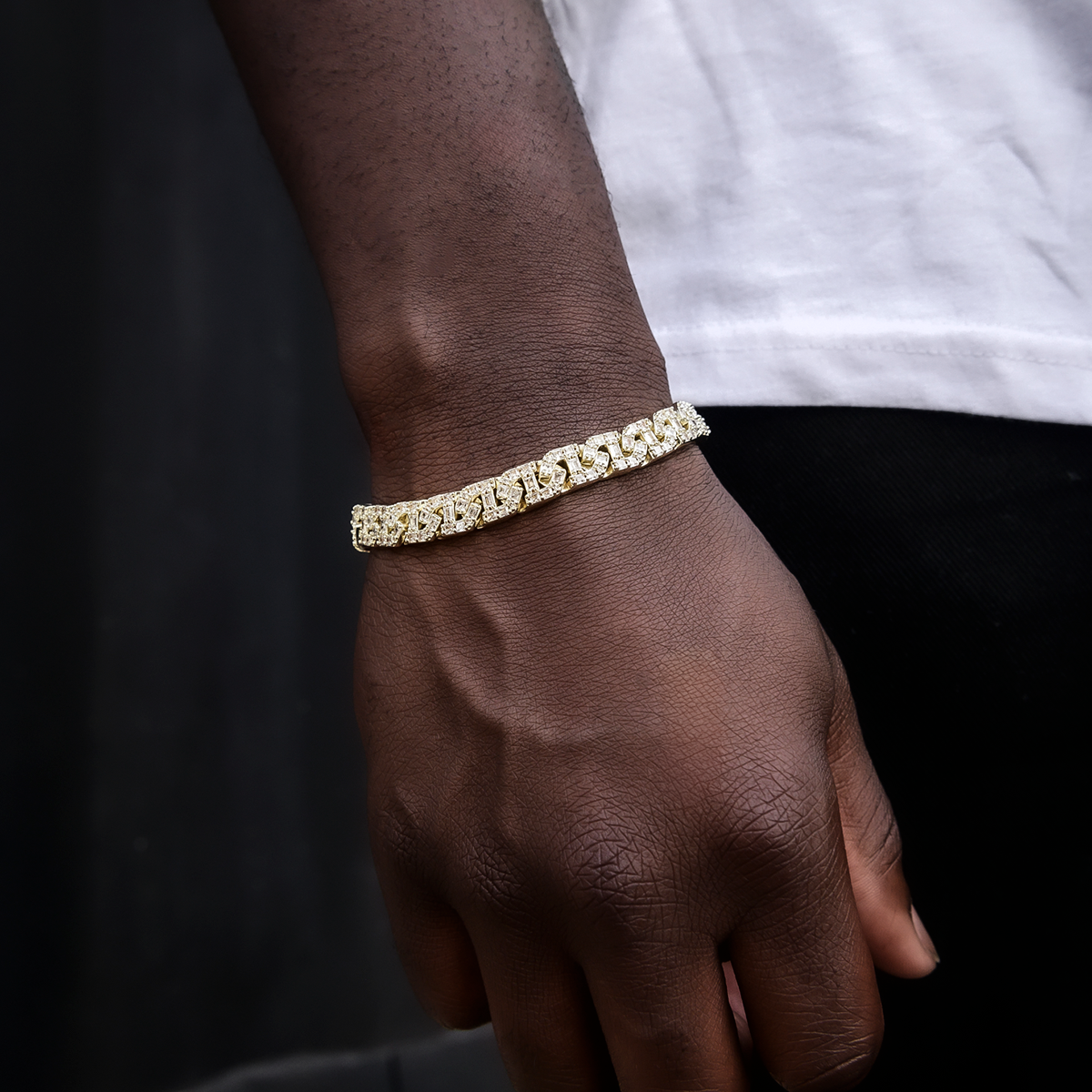 Baguette Chain Link Bracelet in Yellow Gold