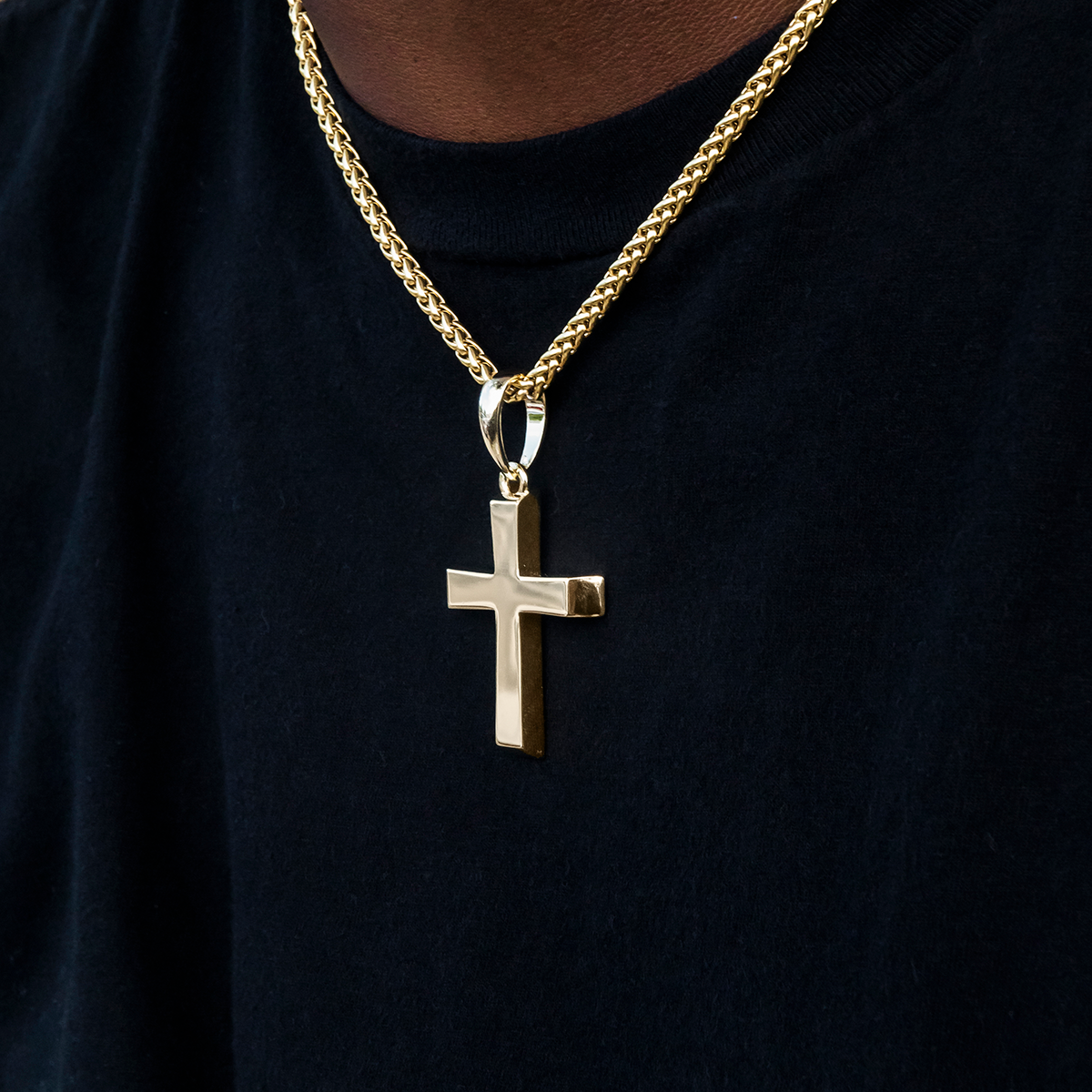 Simple Cross Pendant in Yellow Gold