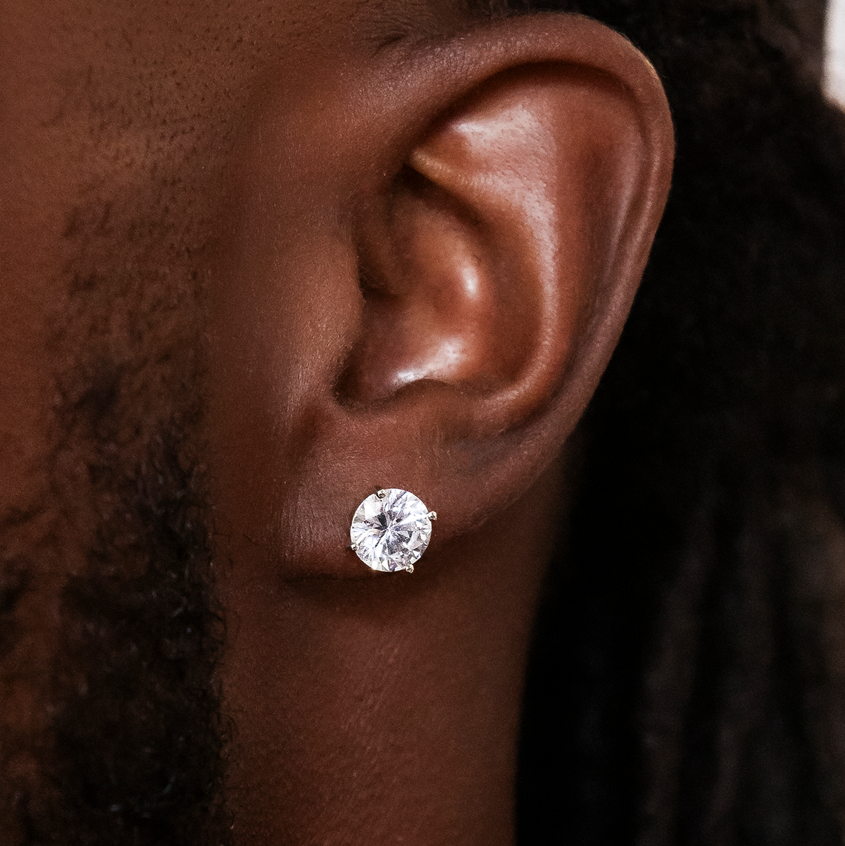 8mm Round Cut Diamond Stud Earrings in White Gold