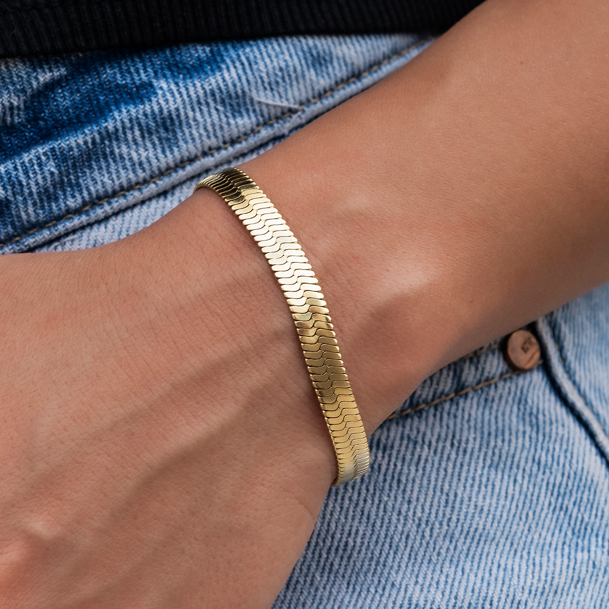 Herringbone Bracelet in Yellow Gold- 6mm