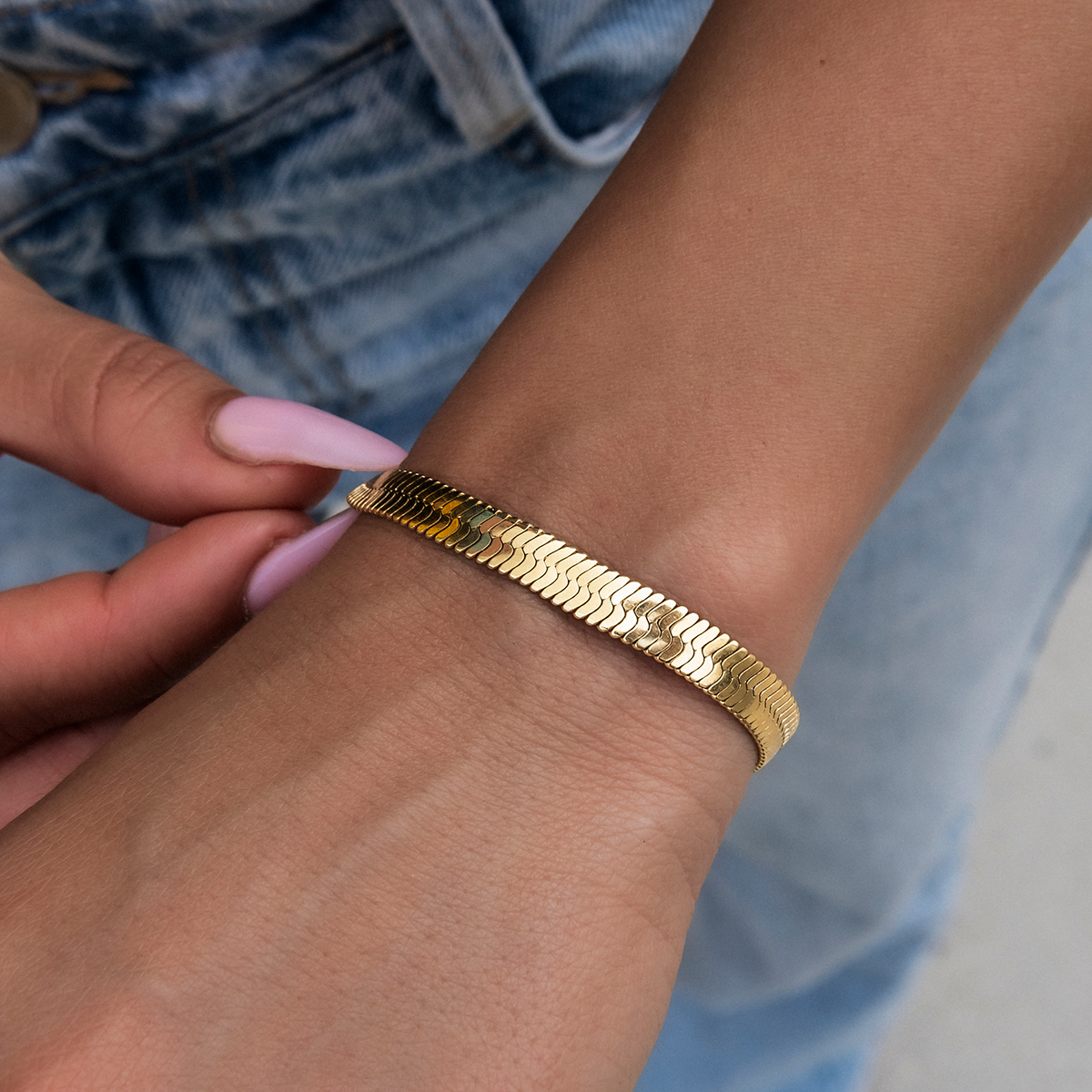 Herringbone Bracelet in Yellow Gold- 6mm