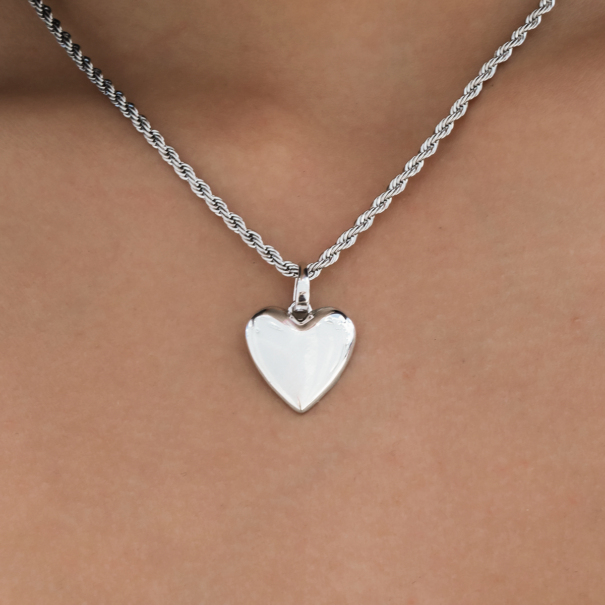 Simple Micro Heart Pendant in White Gold