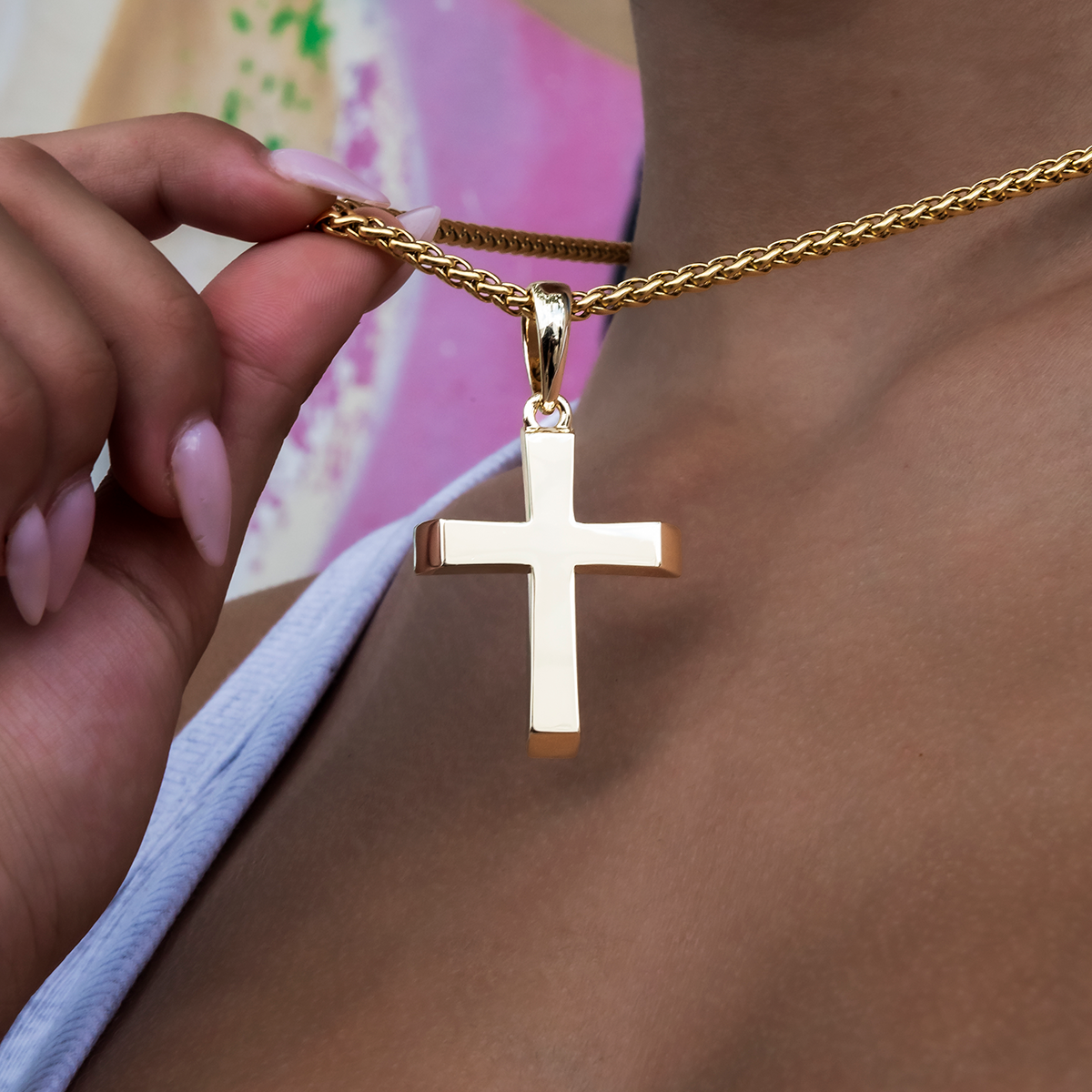 Simple Cross Pendant in Yellow Gold