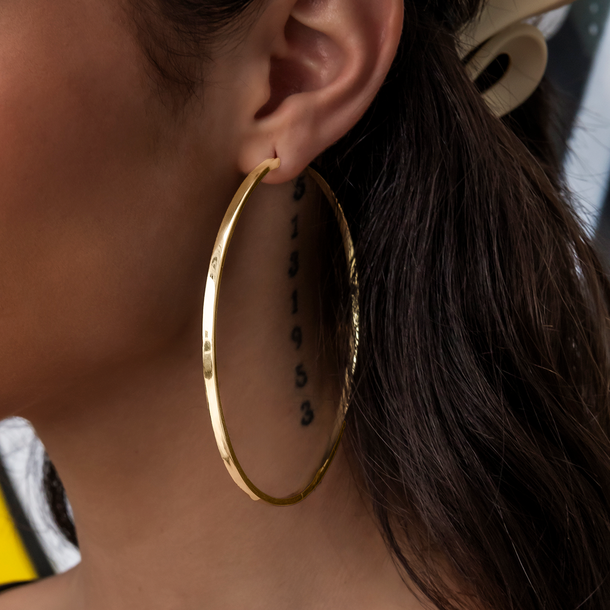 Polished Round Hoop Earrings in Yellow Gold