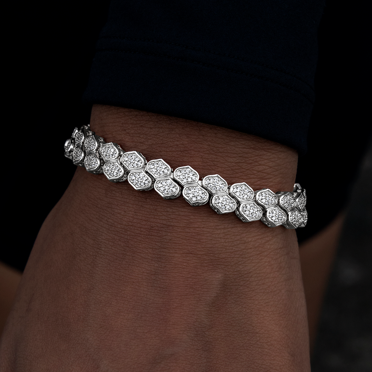 Diamond Pave Flat Reptile Bracelet in White Gold-4mm