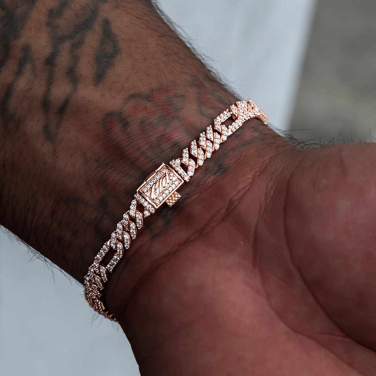 Diamond Figaro Bracelet in Rose Gold- 6mm