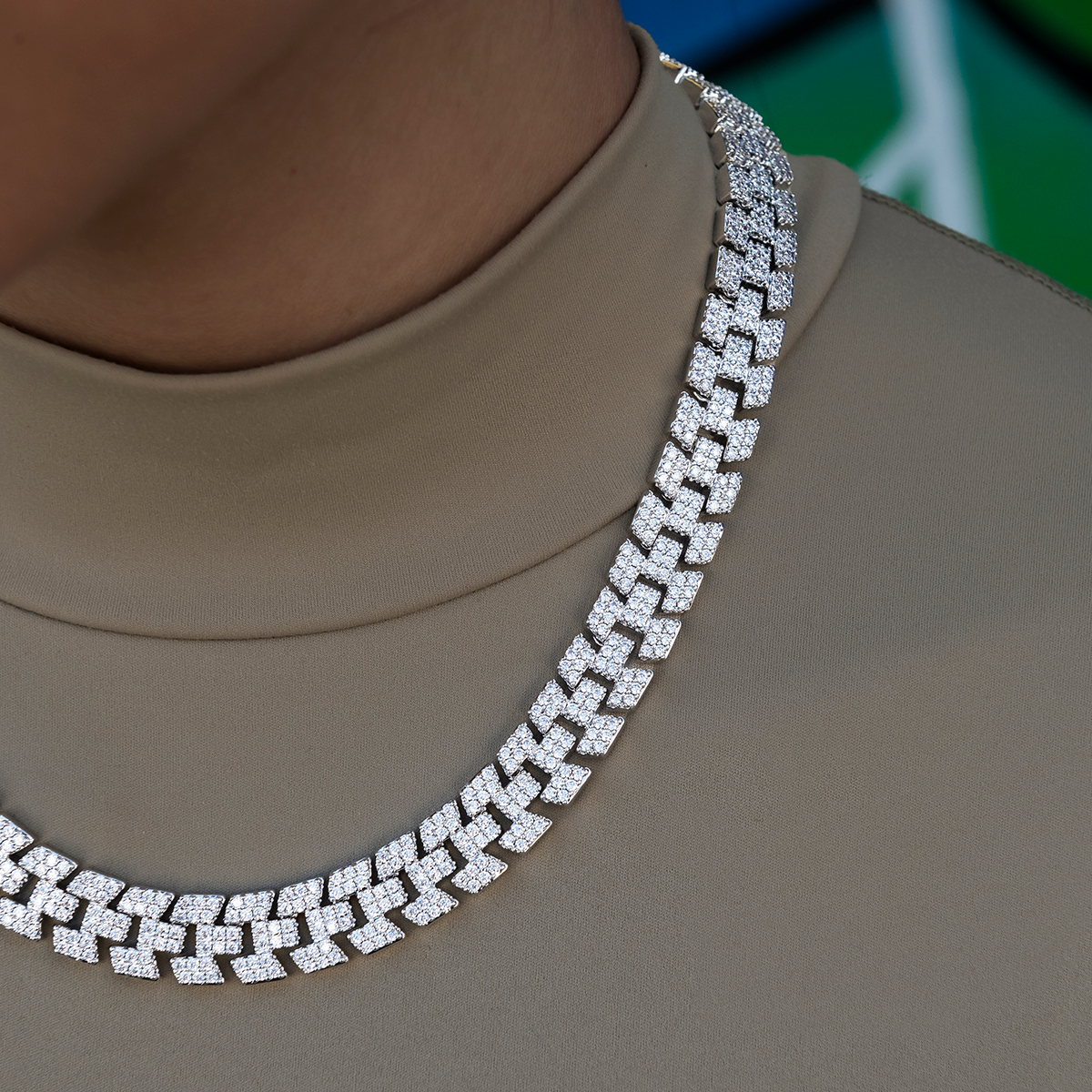 Diamond Spine Necklace in White Gold