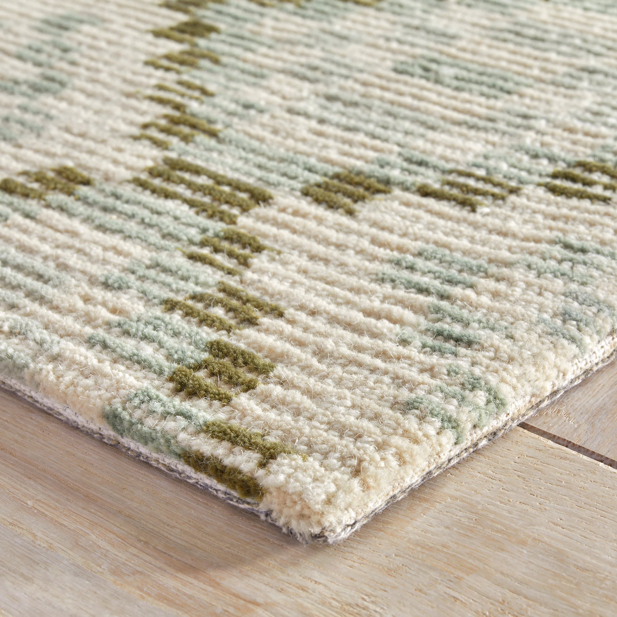 Diamond Cove Green Hand Tufted Wool Rug