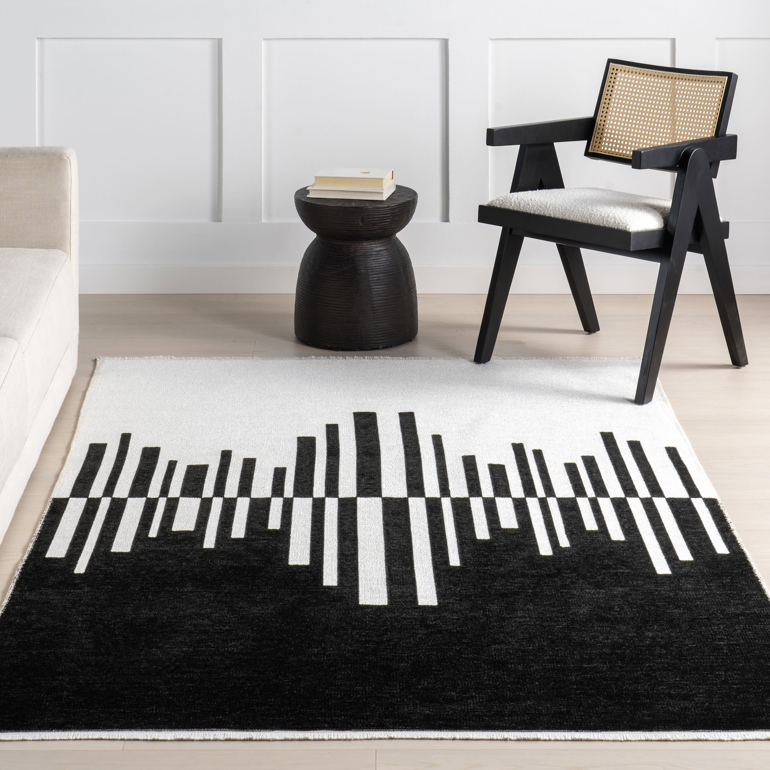 Alayah Piano Keys Reversible Washable Rug | Black/Cream