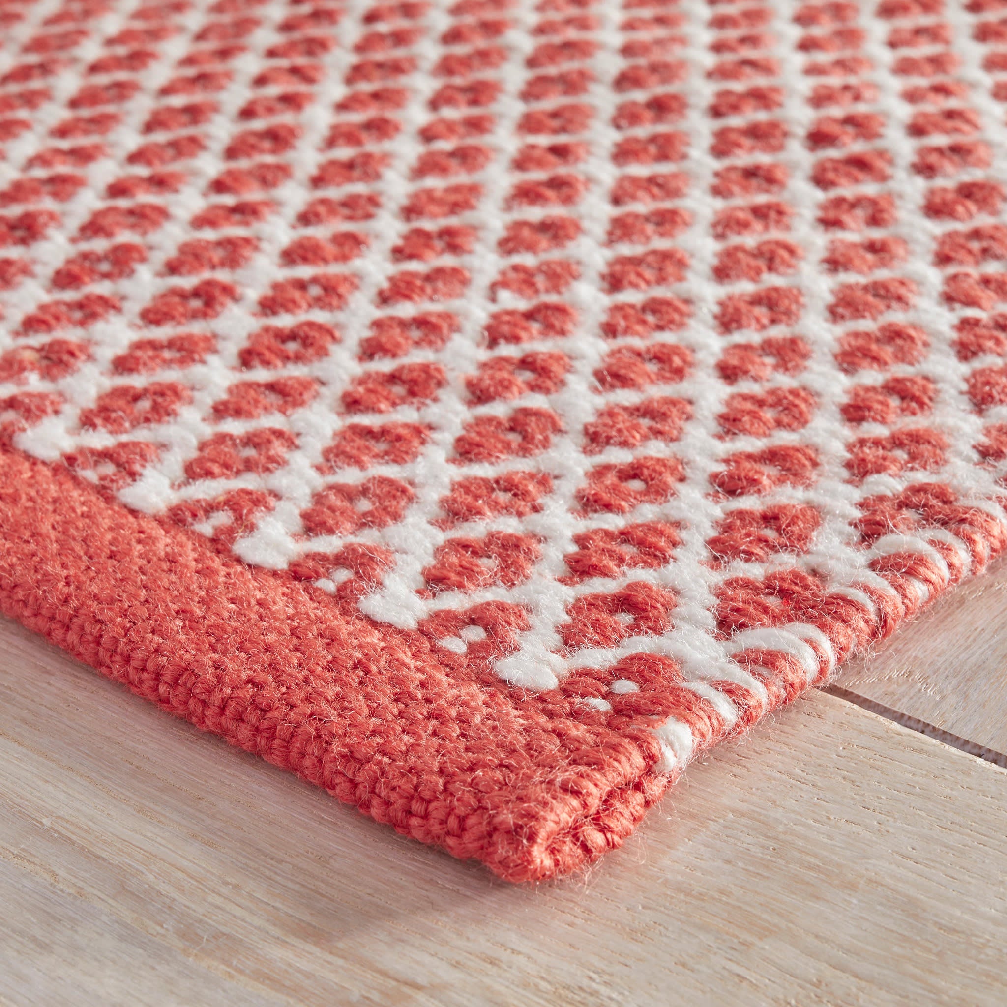 Mainsail Red Handwoven Indoor/Outdoor Rug