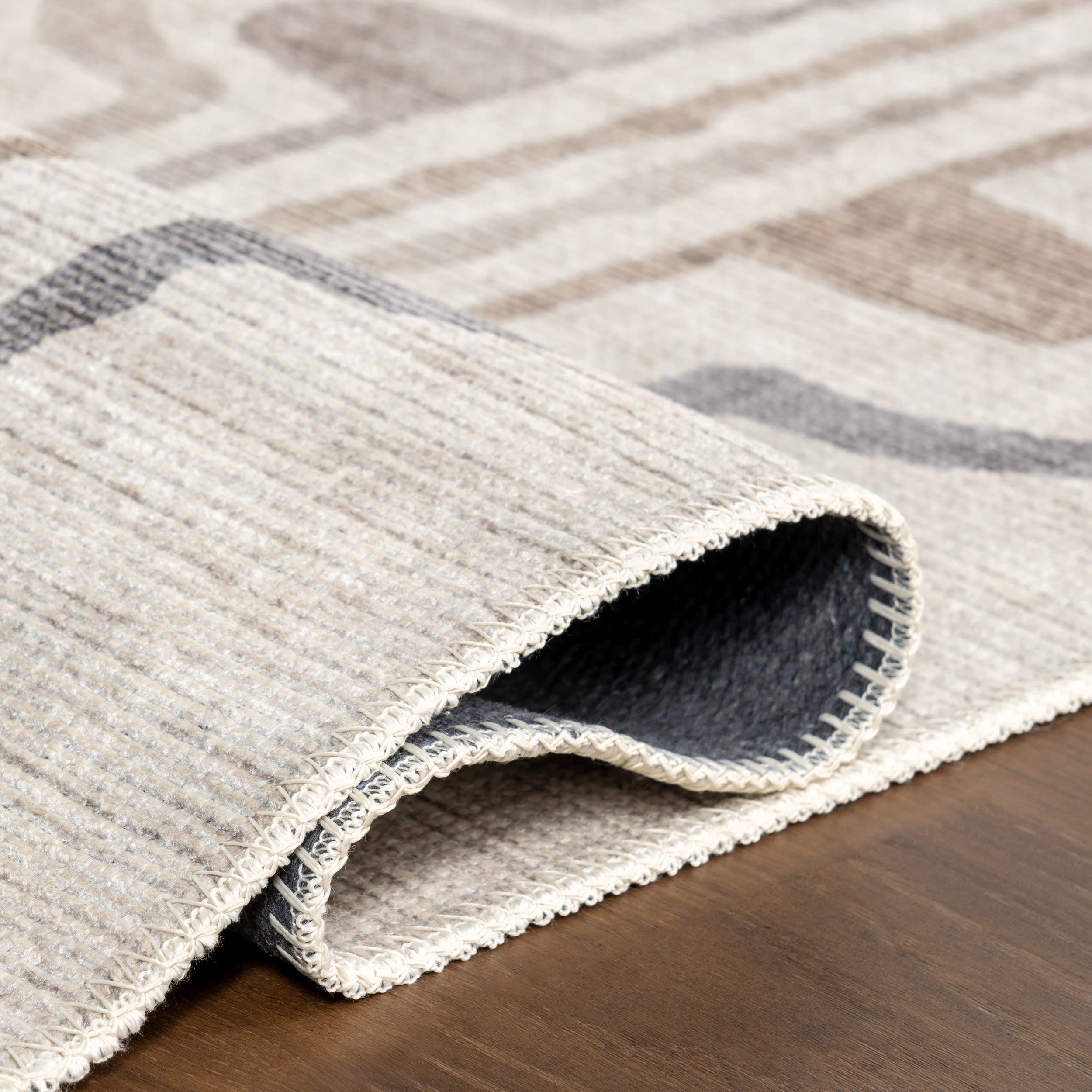 Nyra Groovy Washable Rug | Taupe