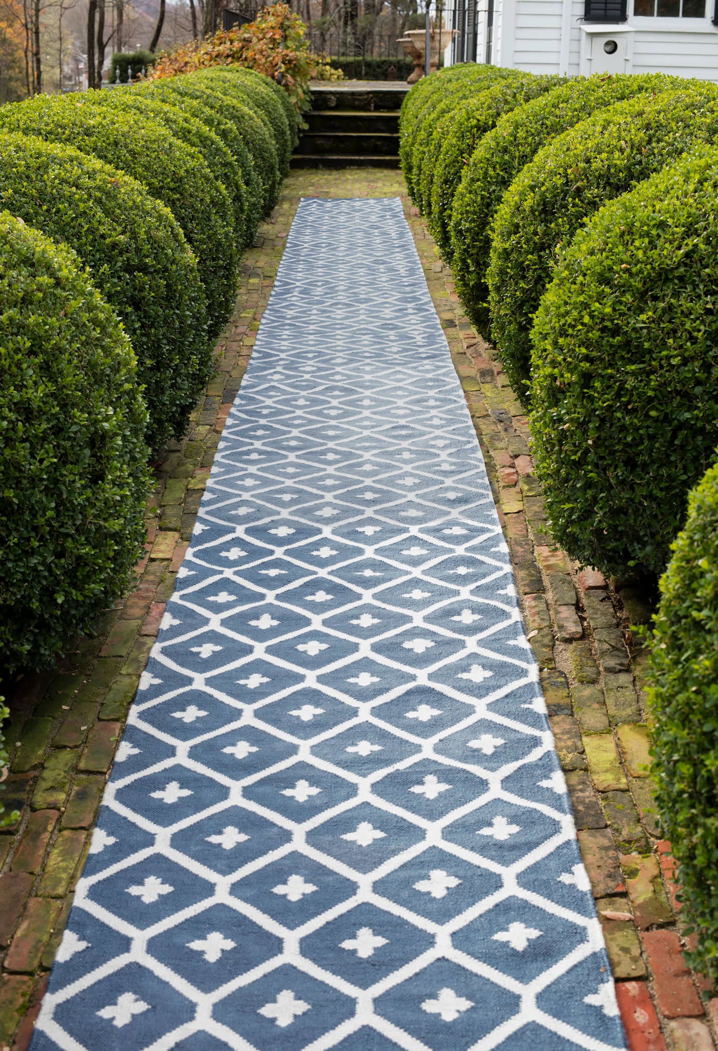 Elizabeth Navy Handwoven Indoor/Outdoor Rug