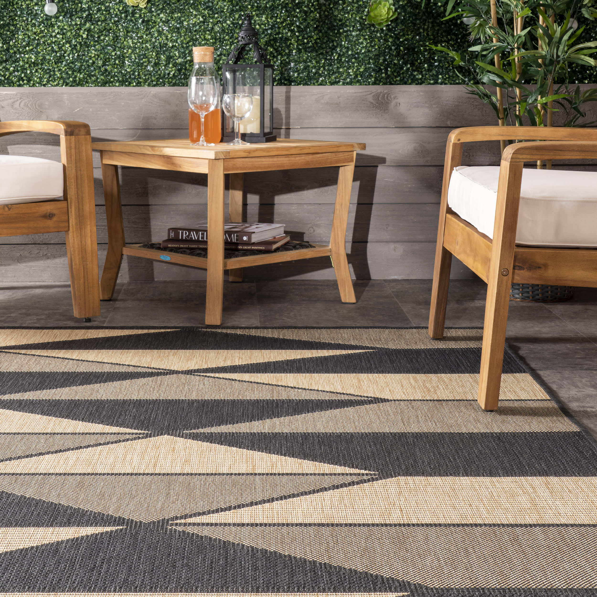 Ombre Diamonds Indoor/Outdoor Rug | Charcoal