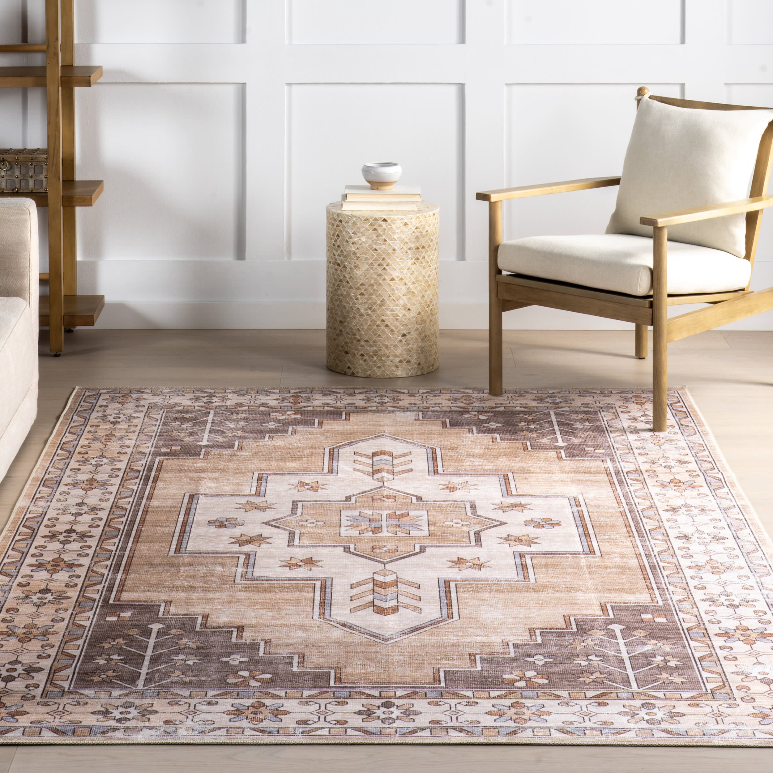 Laurel Medallion Spill Proof Washable Rug | Sand