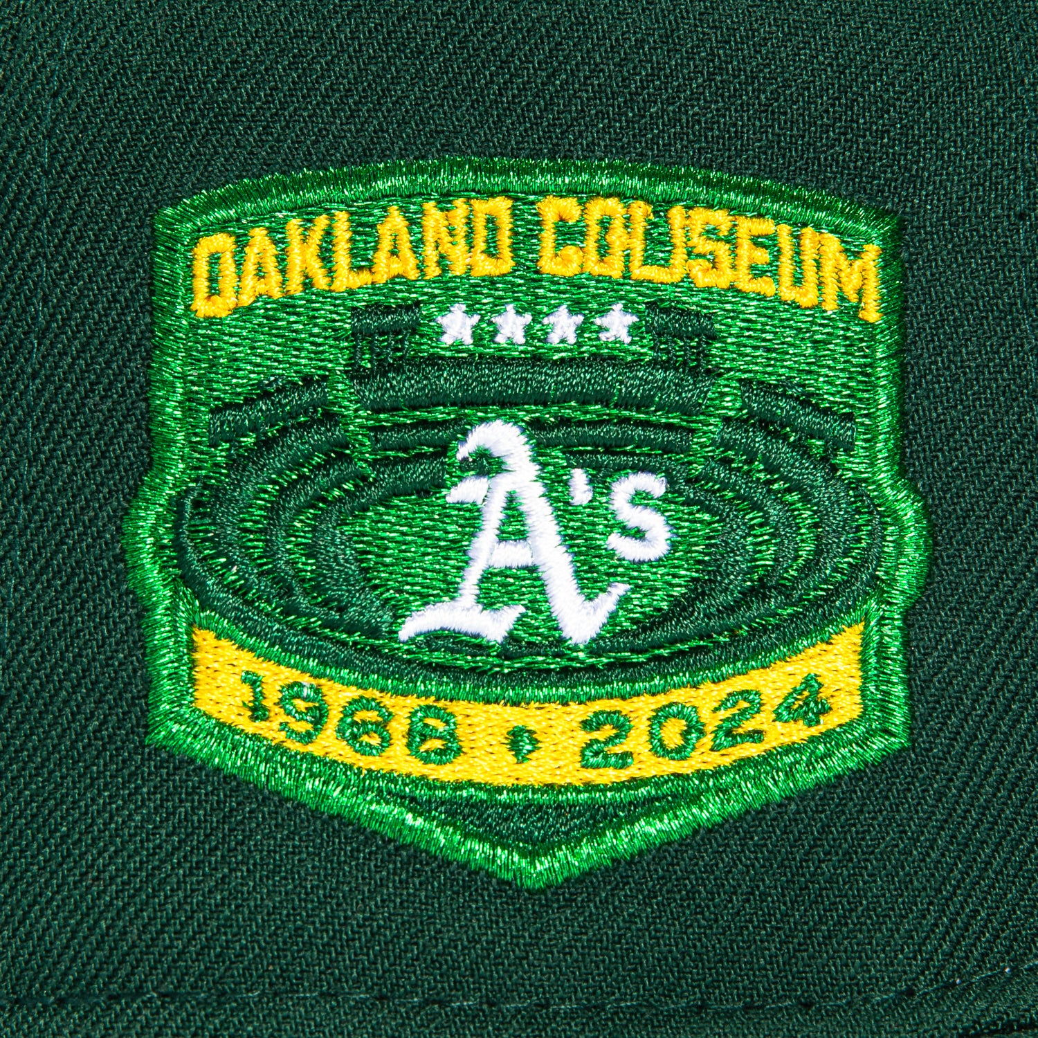 New Era 59Fifty Oakland Athletics Final Season Patch Hat - Green, White