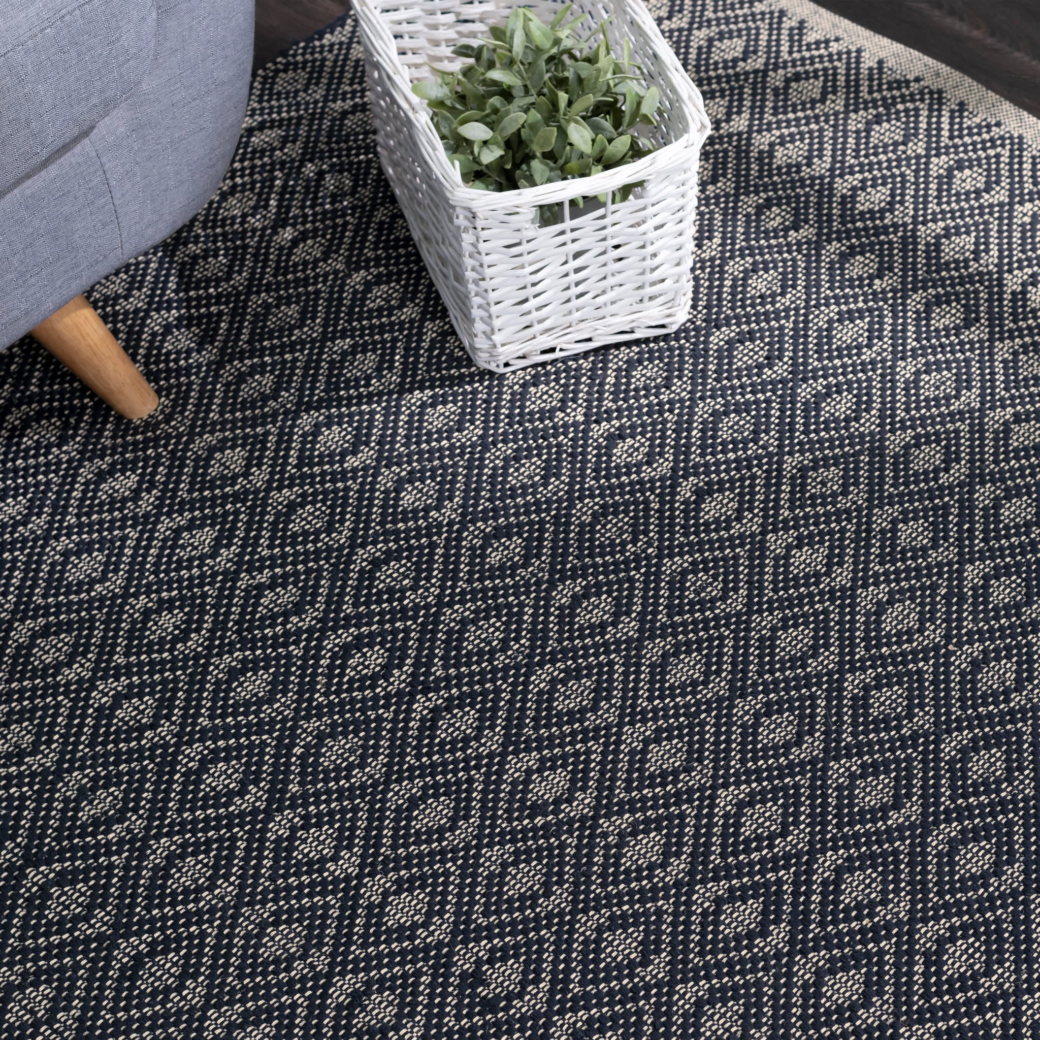 Optic Diamond Navy/Ivory Handwoven Cotton Rug