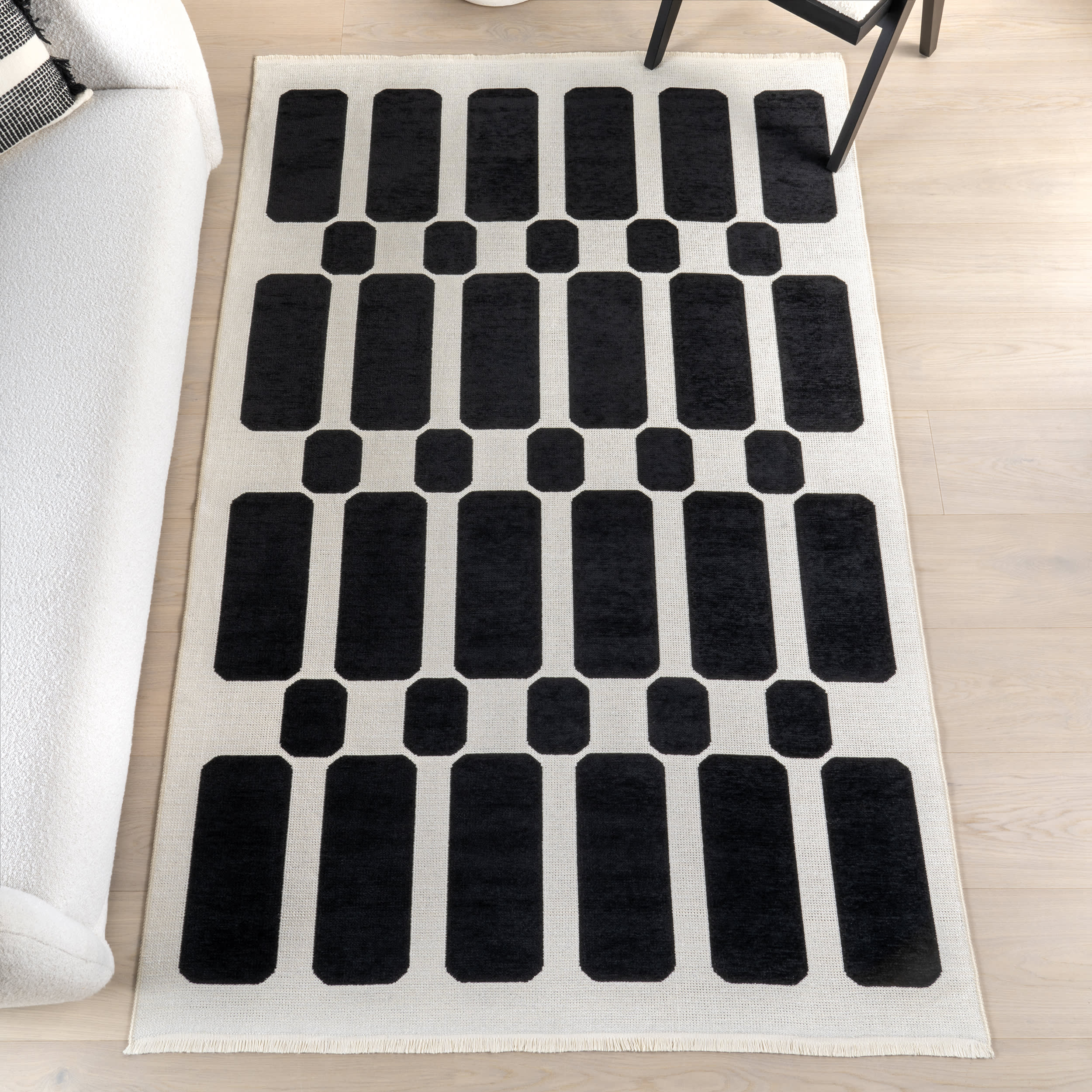 Emelia Blocks Reversible Washable Rug | Black/Cream