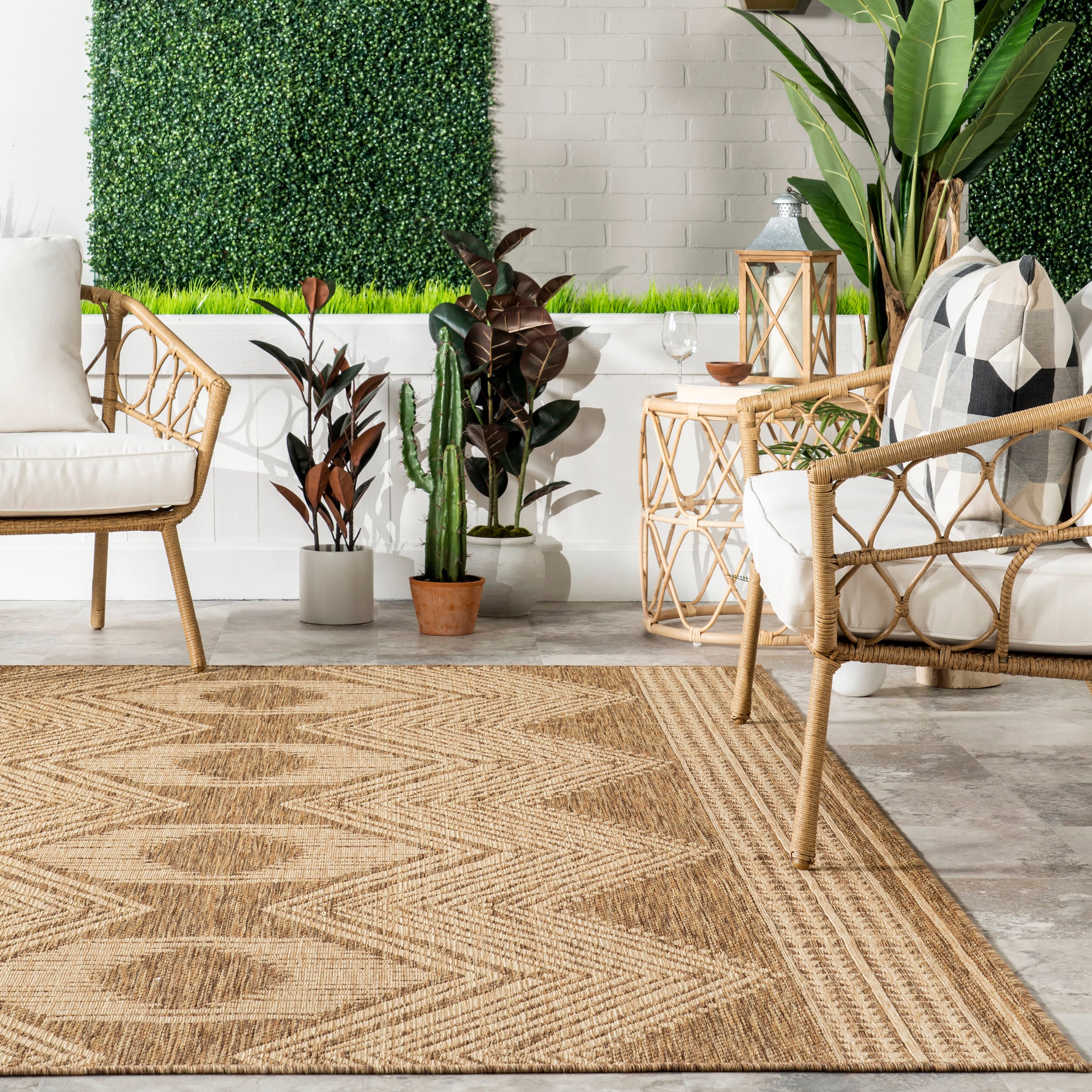 Iris Totem Indoor/Outdoor Flatweave Rug | Light Brown