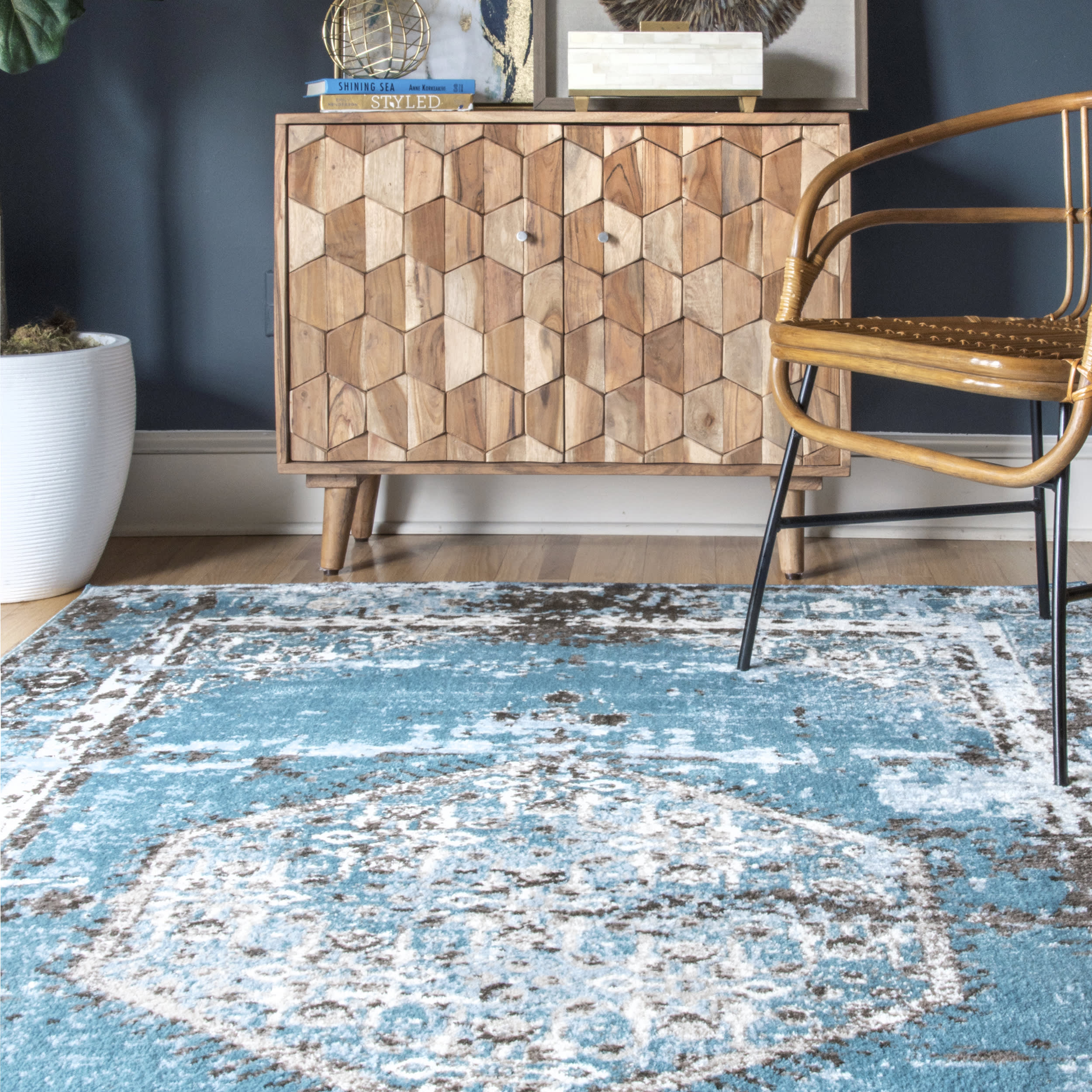 Dawson Distressed Medallion Rug | Blue