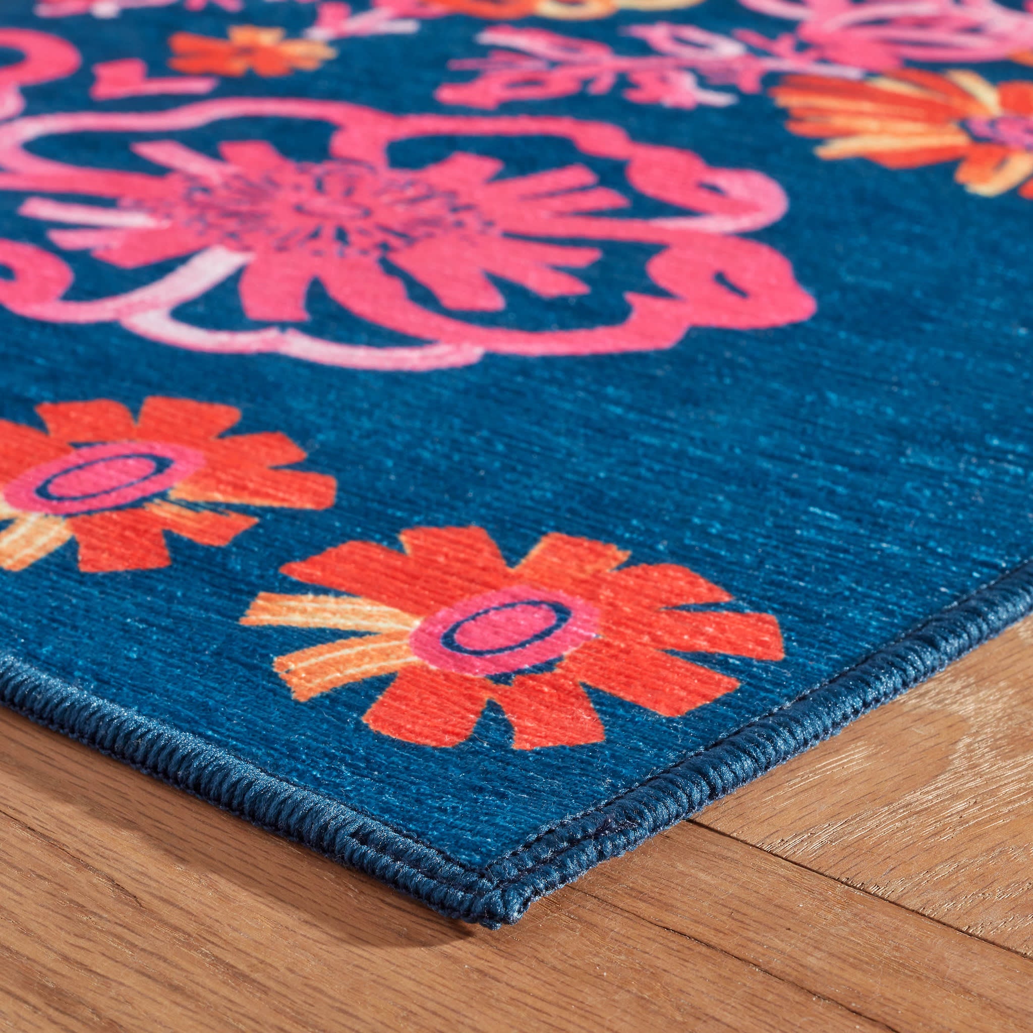 Graphic Gerbera Fuchsia Machine Washable Rug