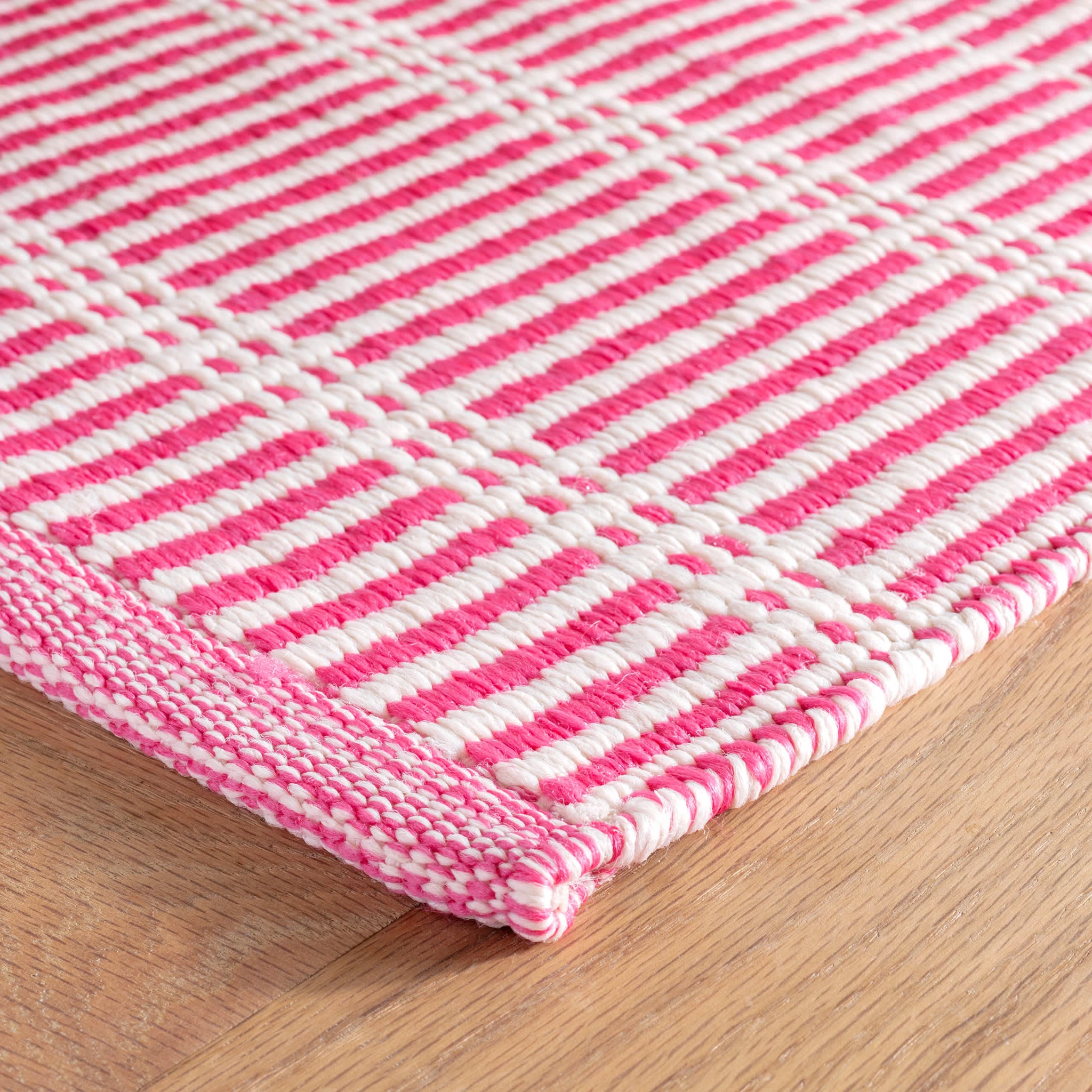 Marlo Fuchsia Handwoven Indoor/Outdoor Rug