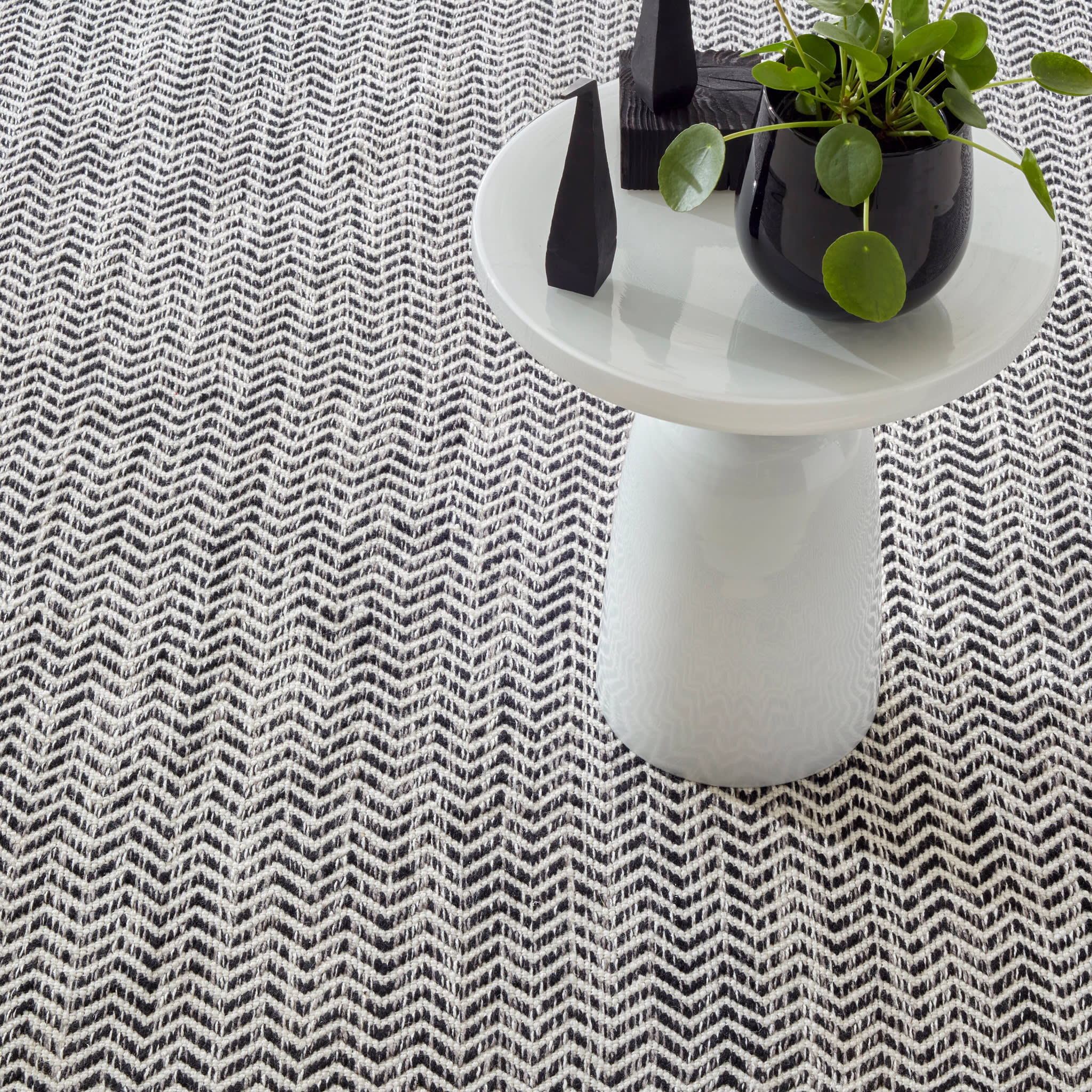 Coastal Black Handwoven Indoor/Outdoor Rug