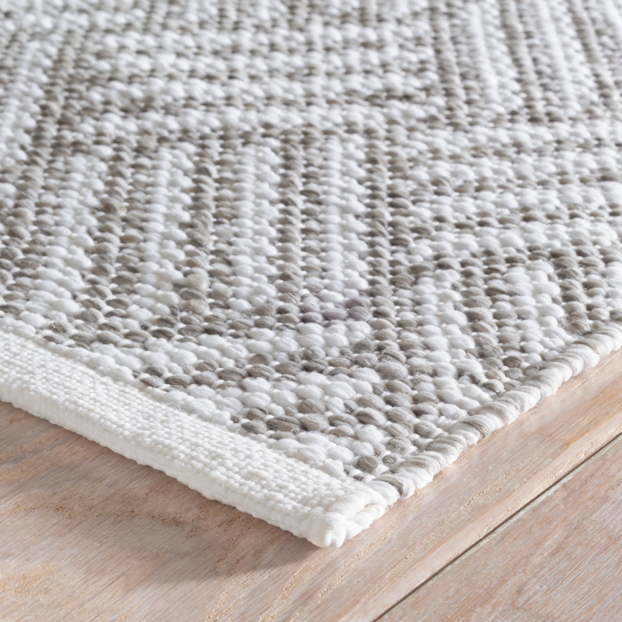 Crisscross Platinum Handwoven Indoor/Outdoor Rug