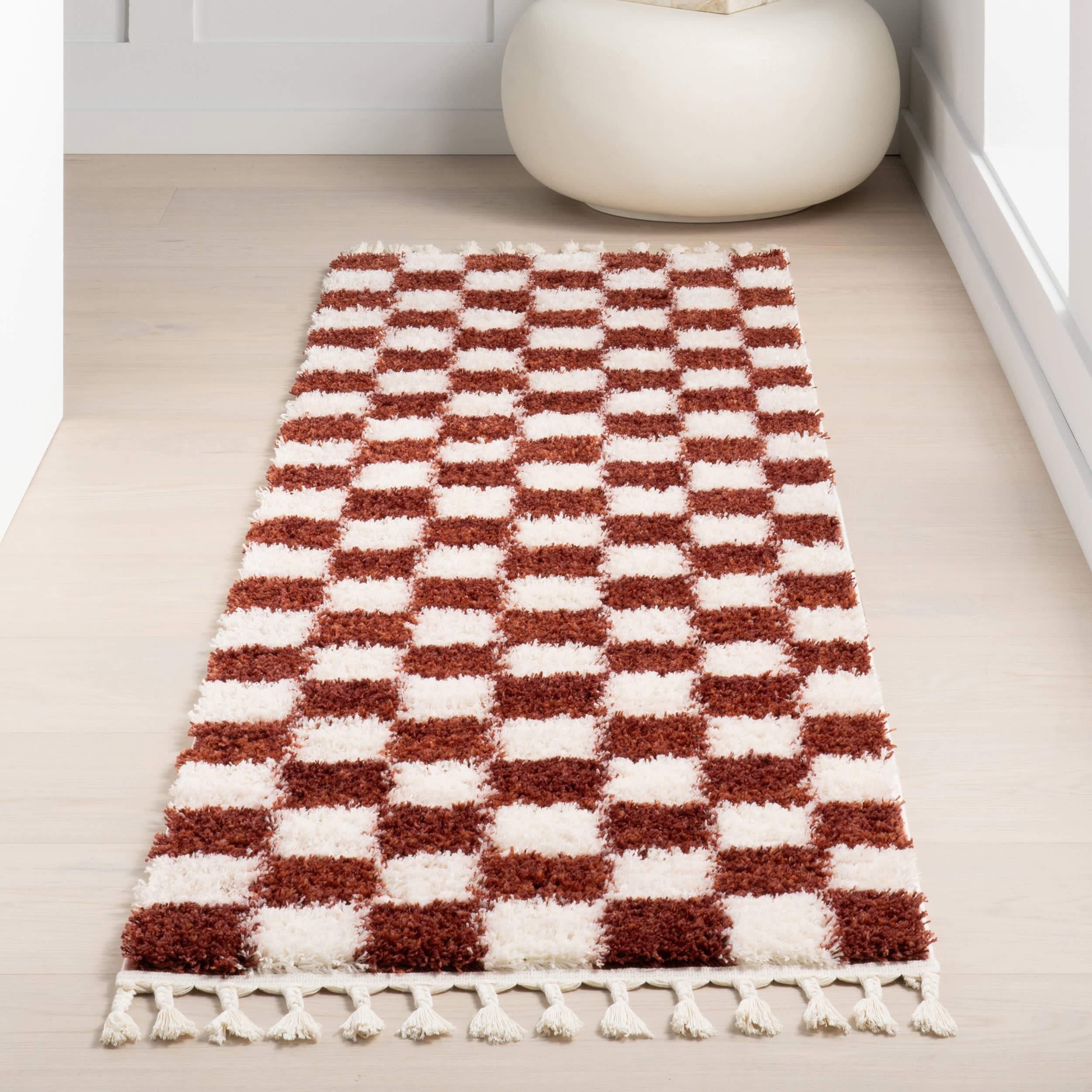 Nell Retro Checkerboard Tasseled Rug | Red