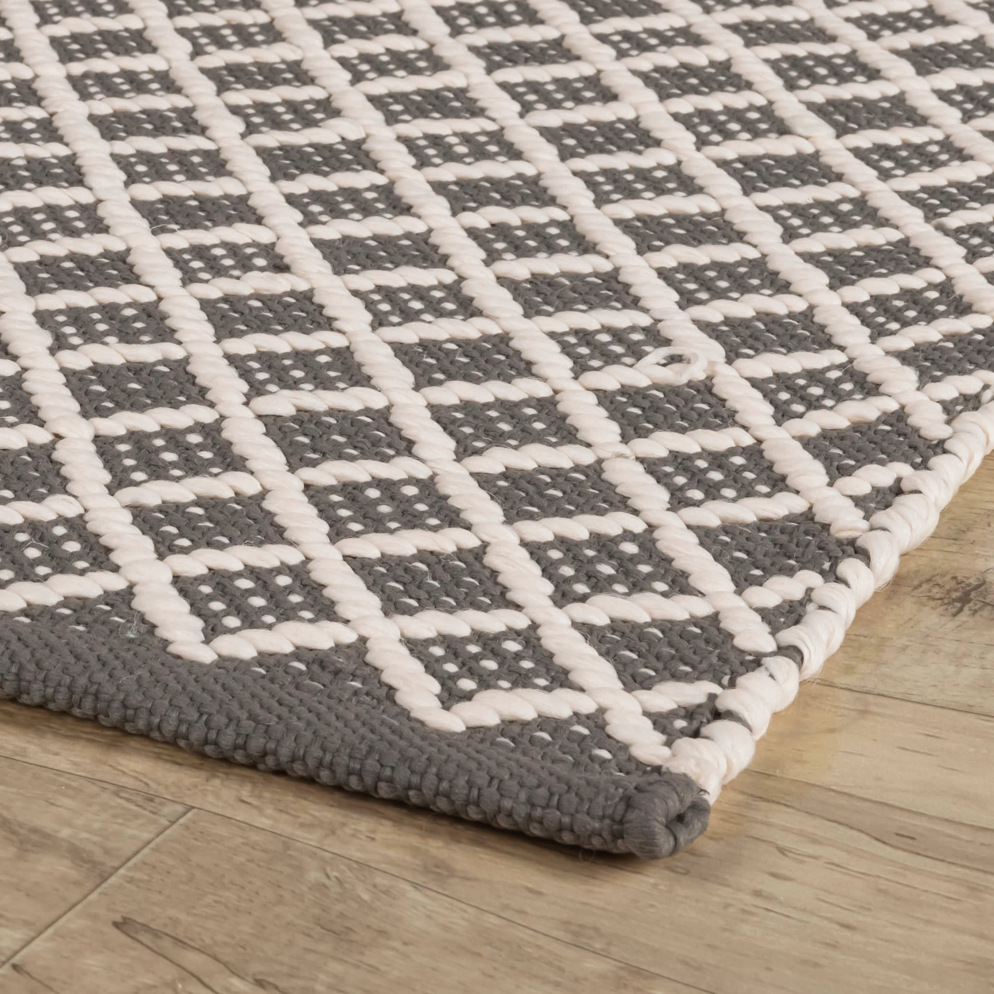 Trellis Grey Handwoven Indoor/Outdoor Rug