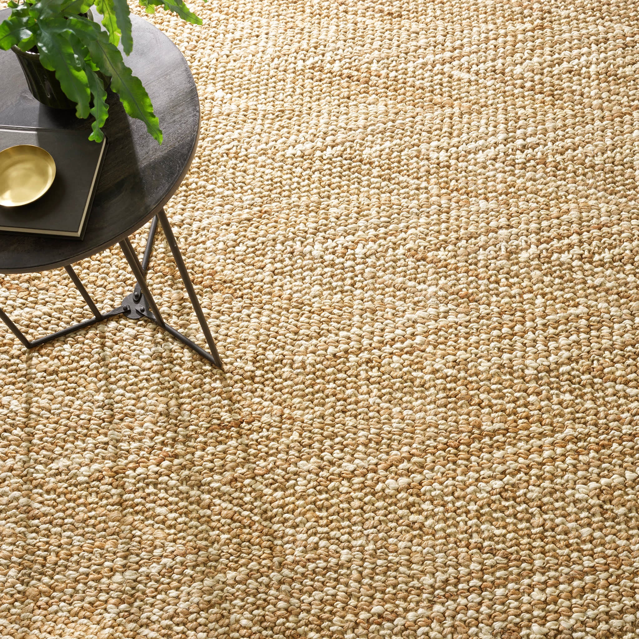 Meghan Ivory/Natural Handwoven Jute Rug