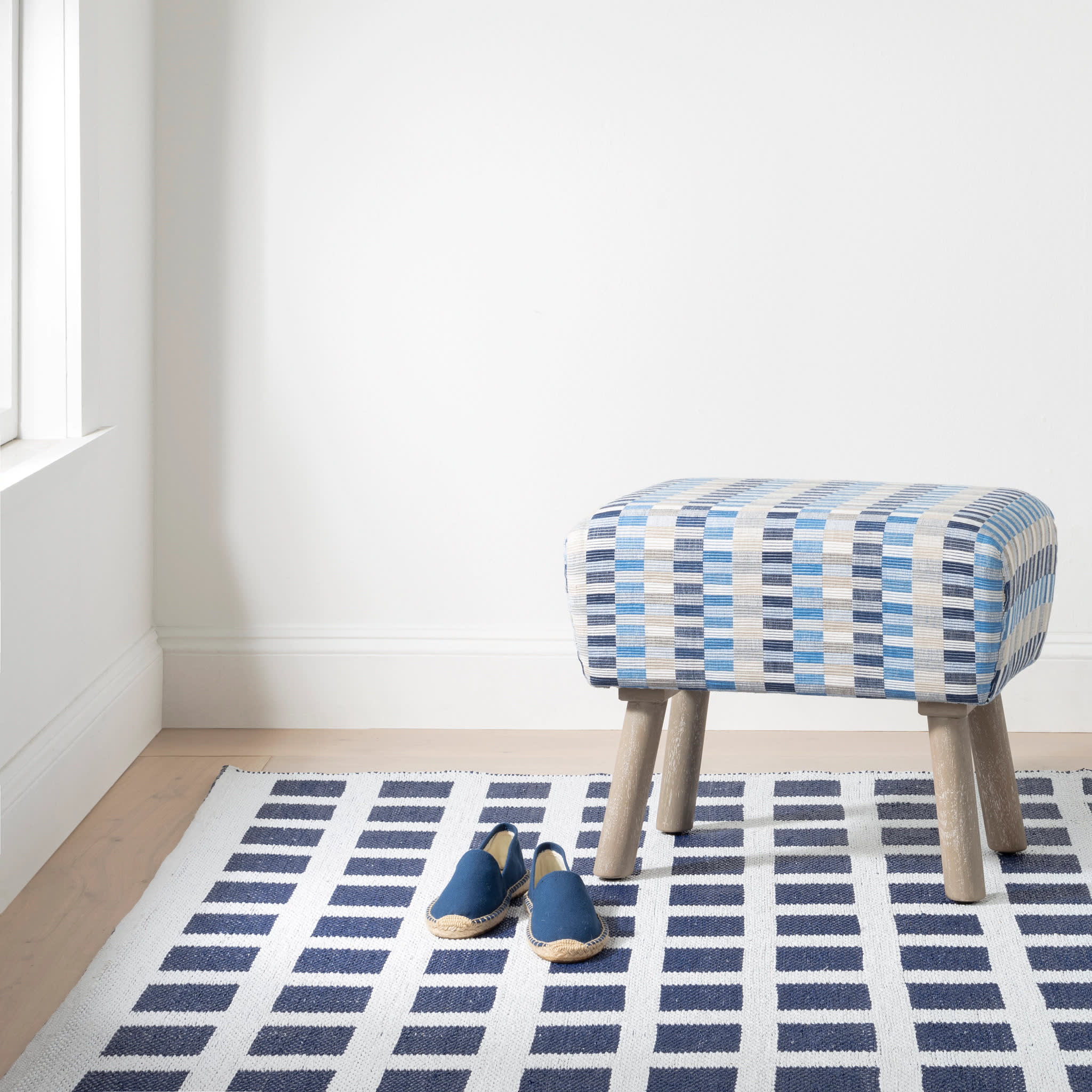 Titto Navy Handwoven Indoor/Outdoor Rug