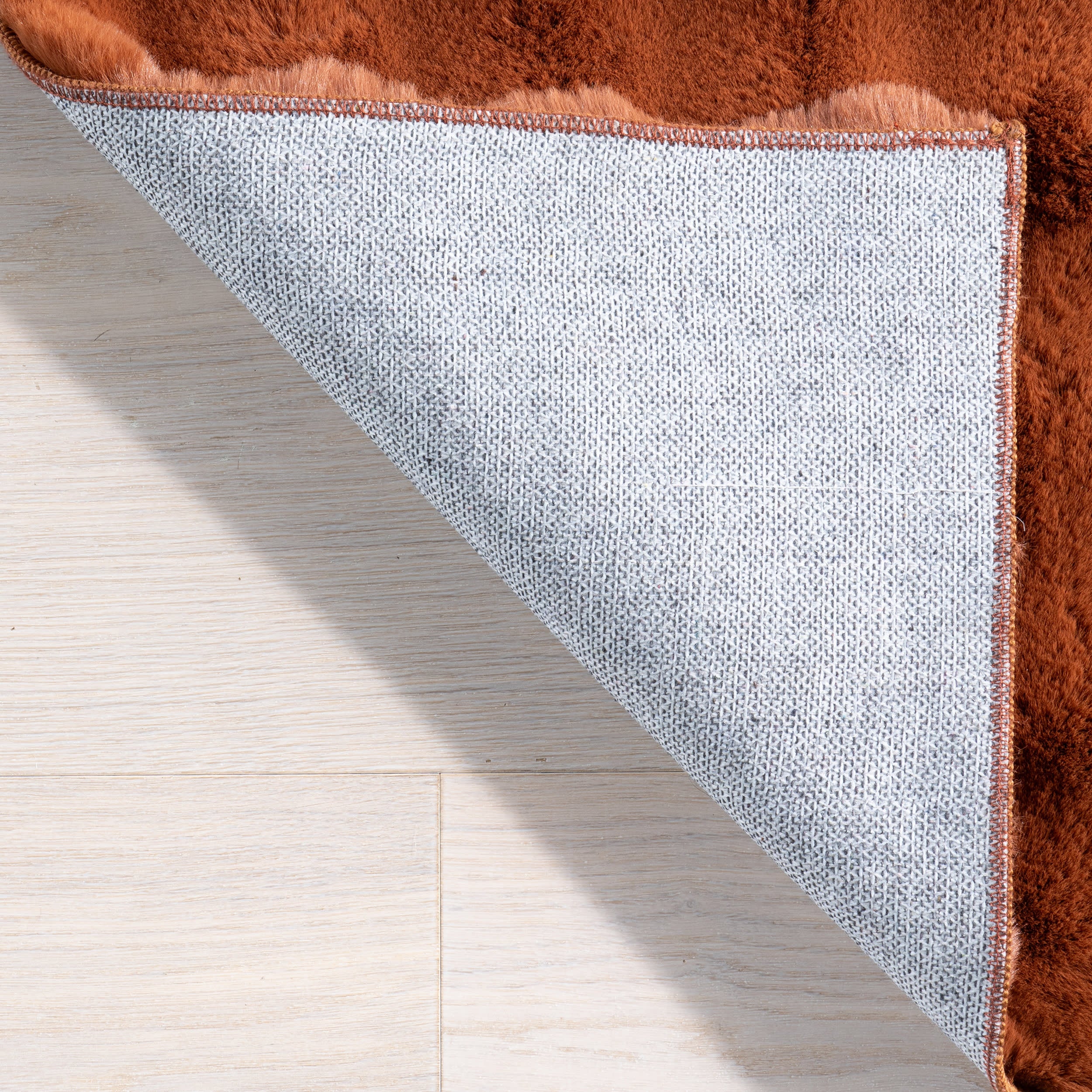 Ivana Checkered Plush Cloud Washable Rug | Brick