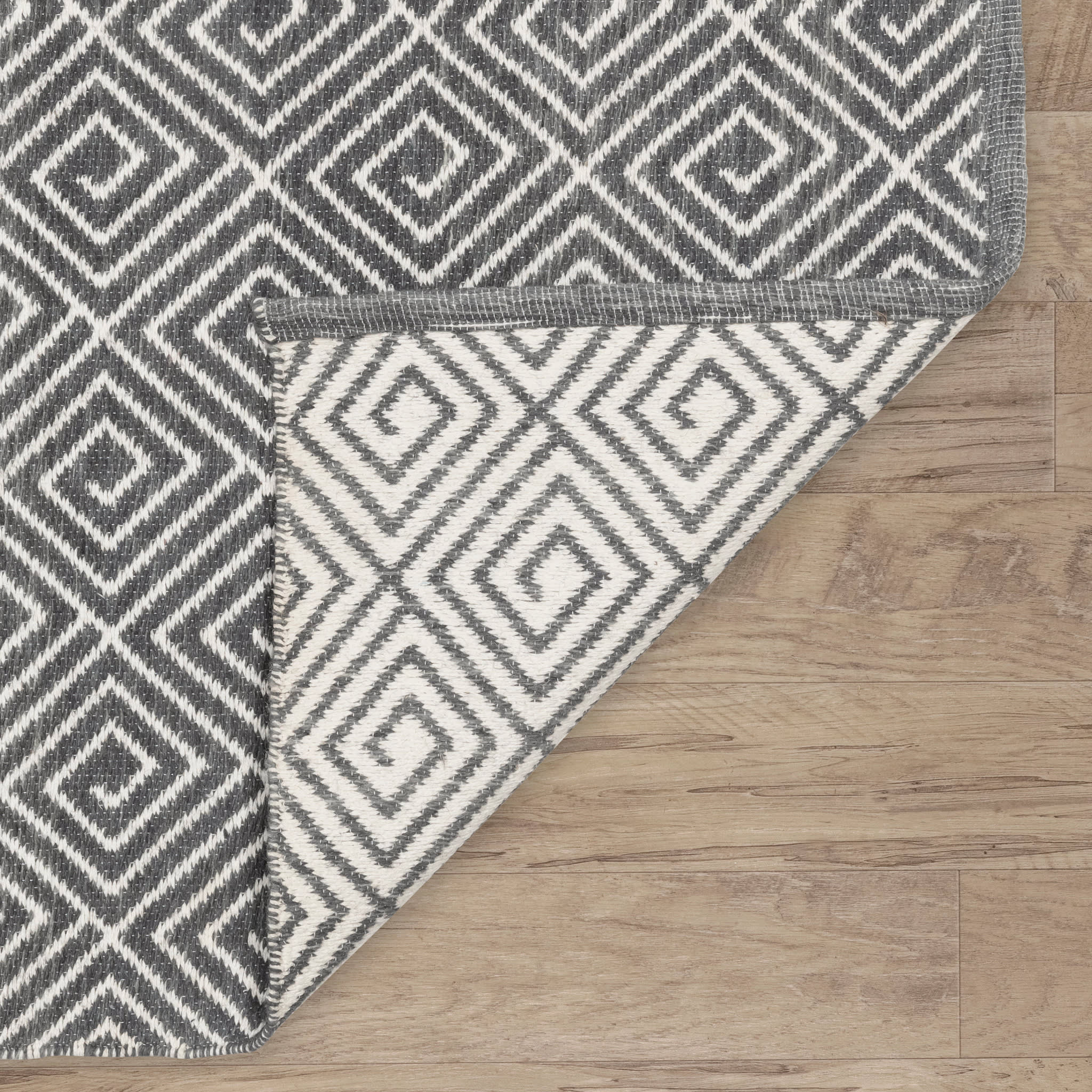 Geo Diamond Grey/Ivory Handwoven Wool Rug