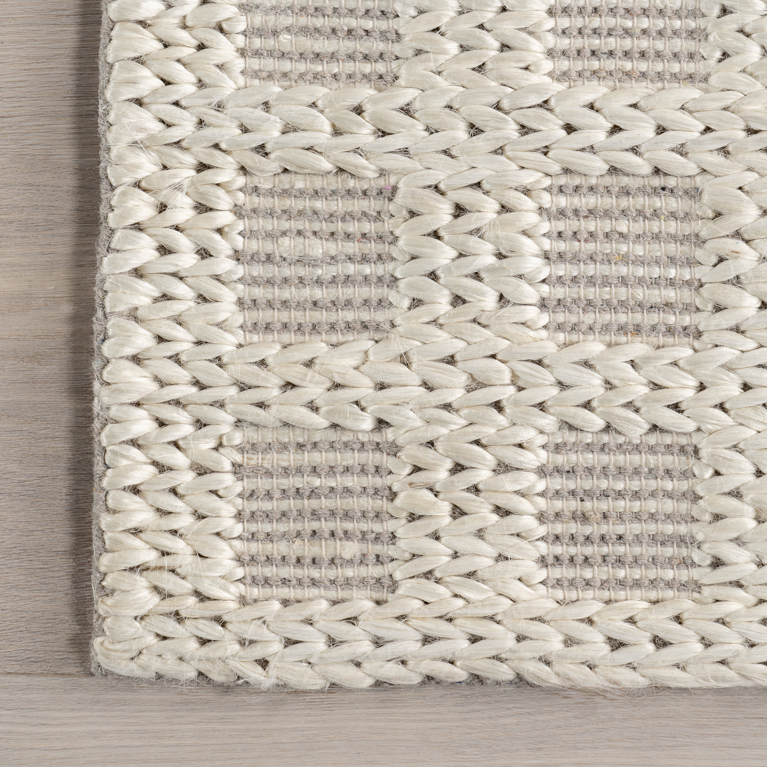 Lennon Checkered Hand Braided Jute Rug | Ivory