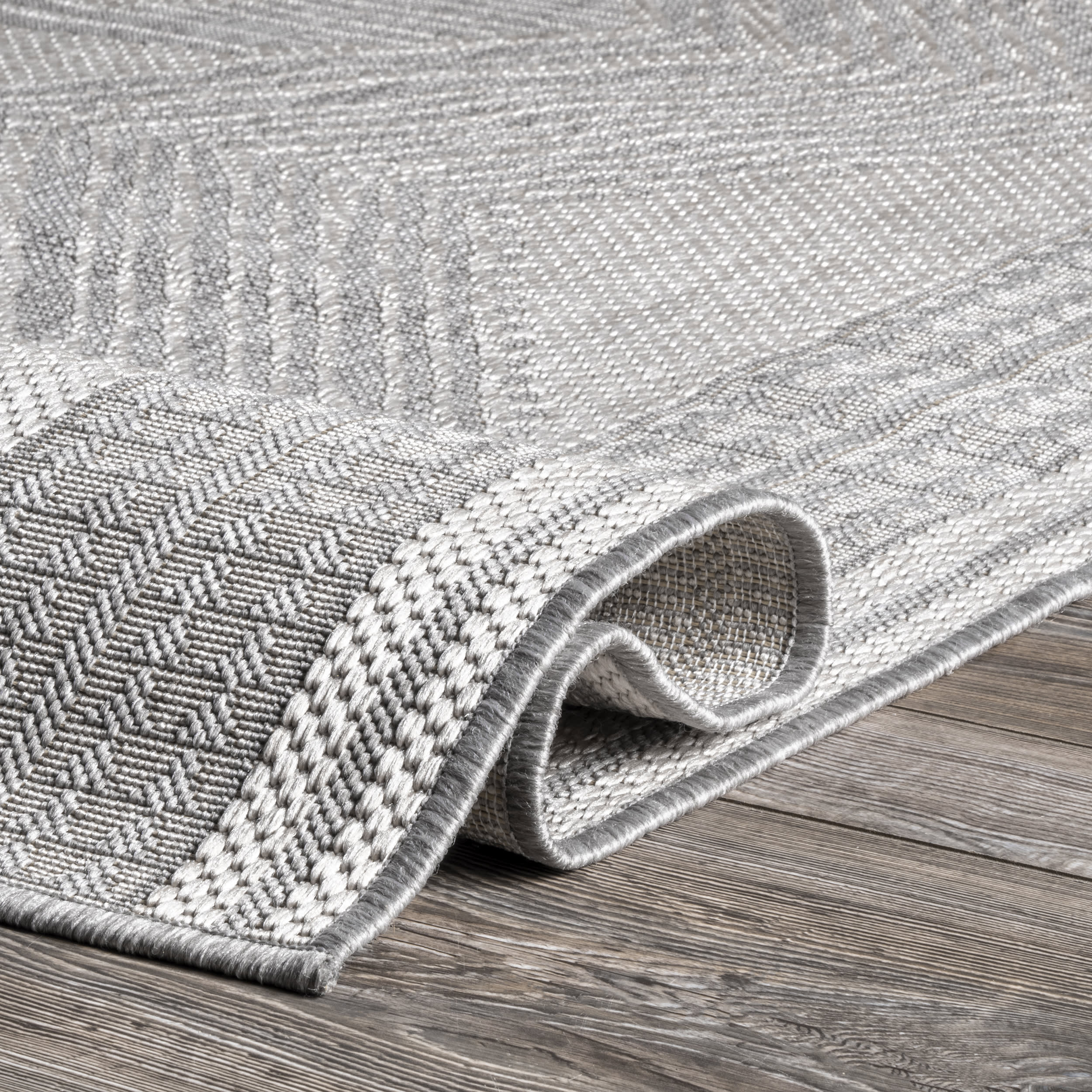 Iris Totem Indoor/Outdoor Flatweave Rug | Light Grey