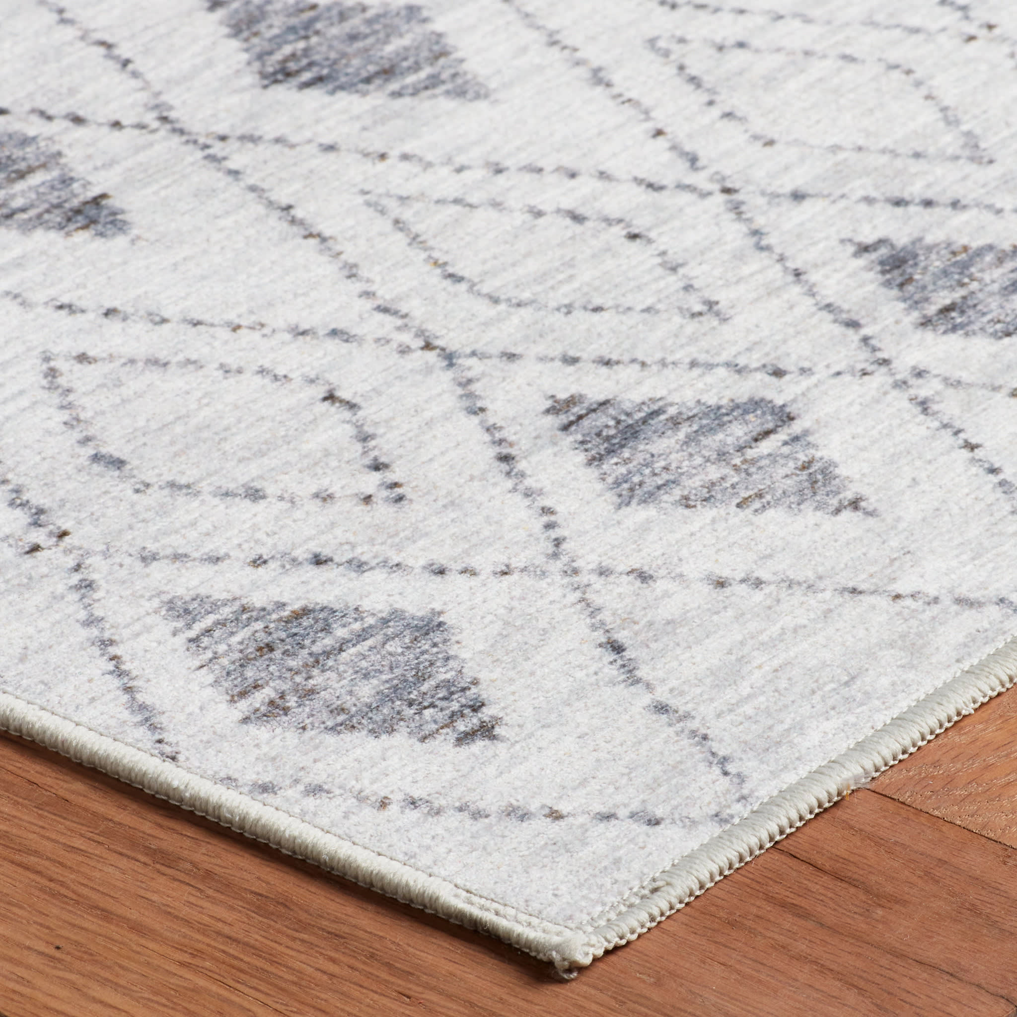 Chandler Ivory Machine Washable Rug