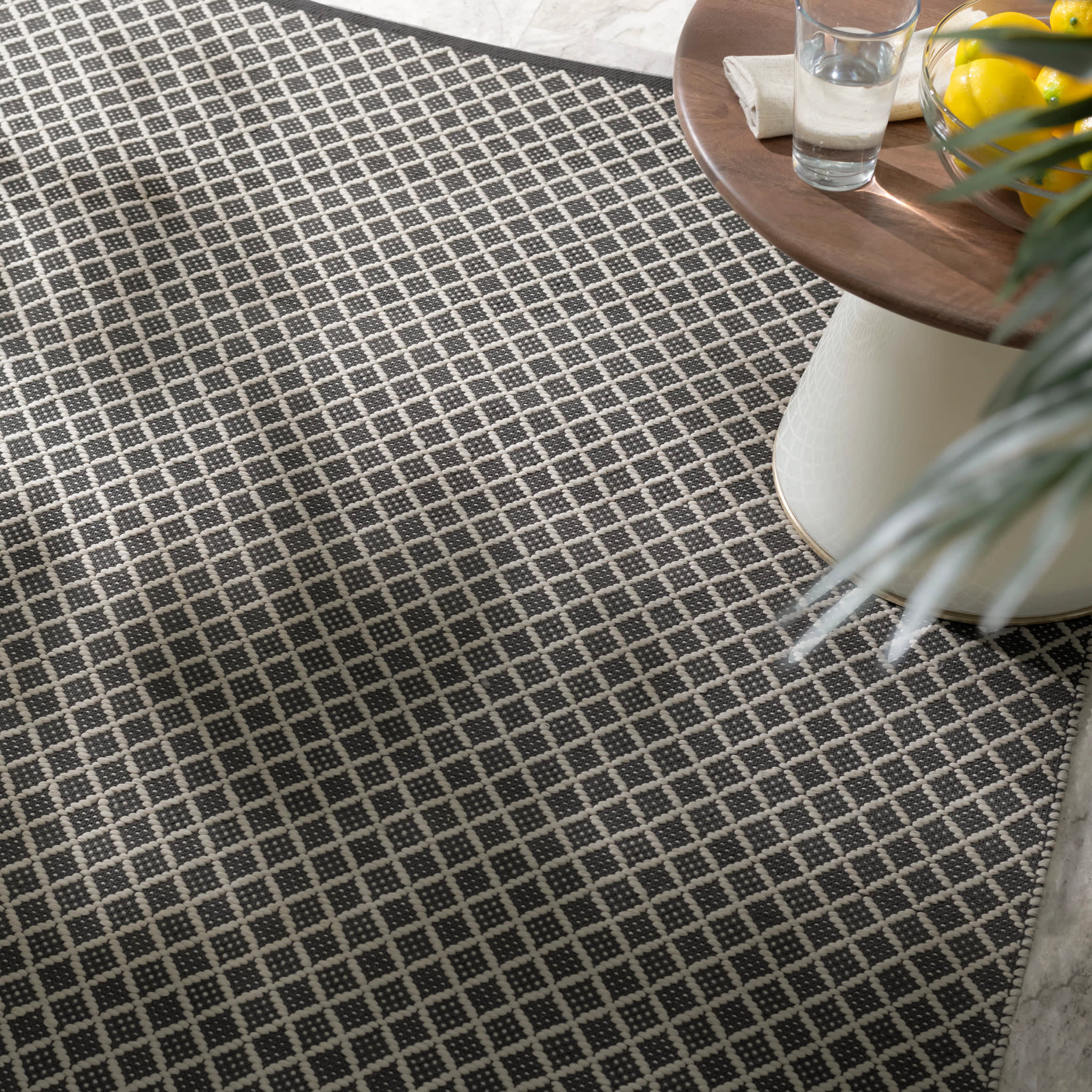 Trellis Grey Handwoven Indoor/Outdoor Rug