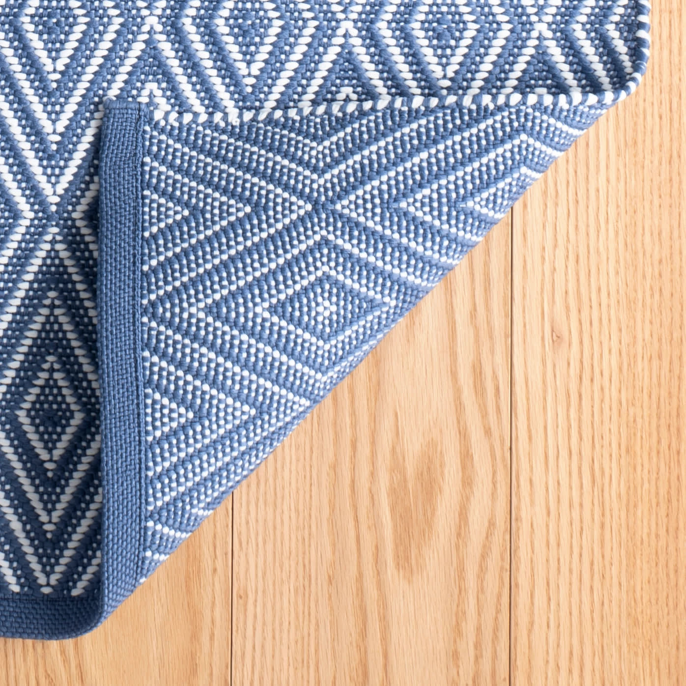 Diamond Denim/White Handwoven Indoor/Outdoor Rug