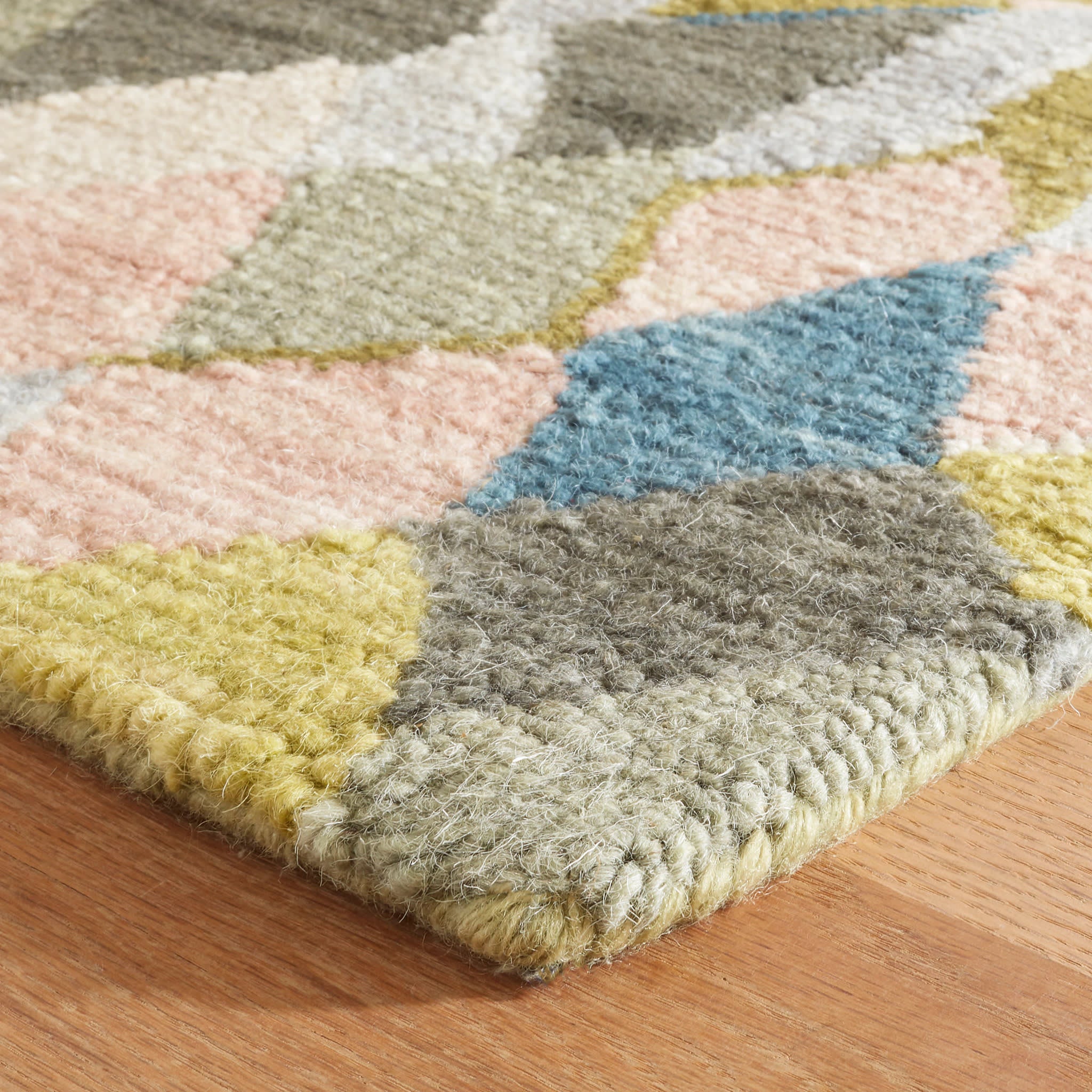 Deer Leap Coral Hand Hooked Wool Rug