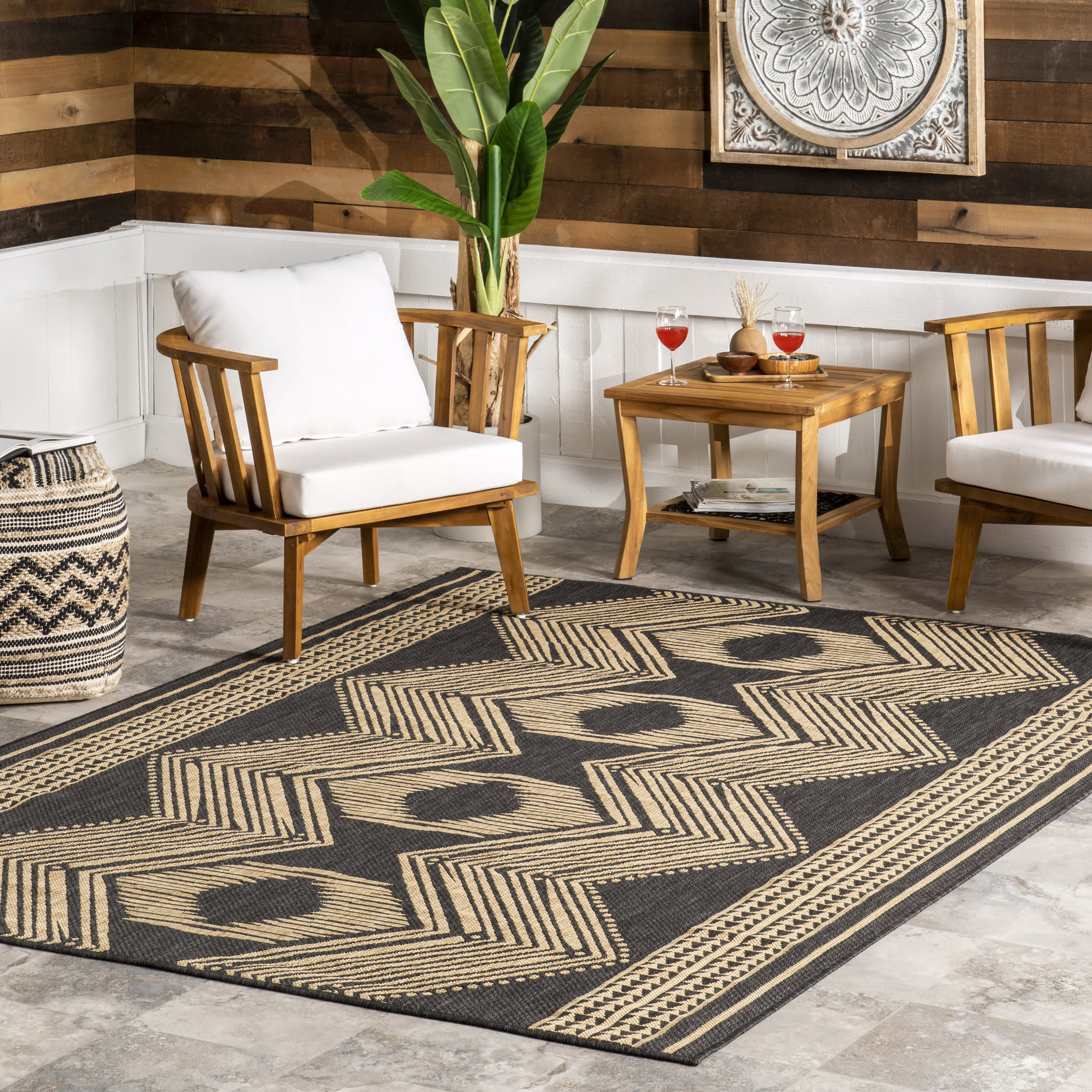 Iris Totem Indoor/Outdoor Flatweave Rug | Dark Grey