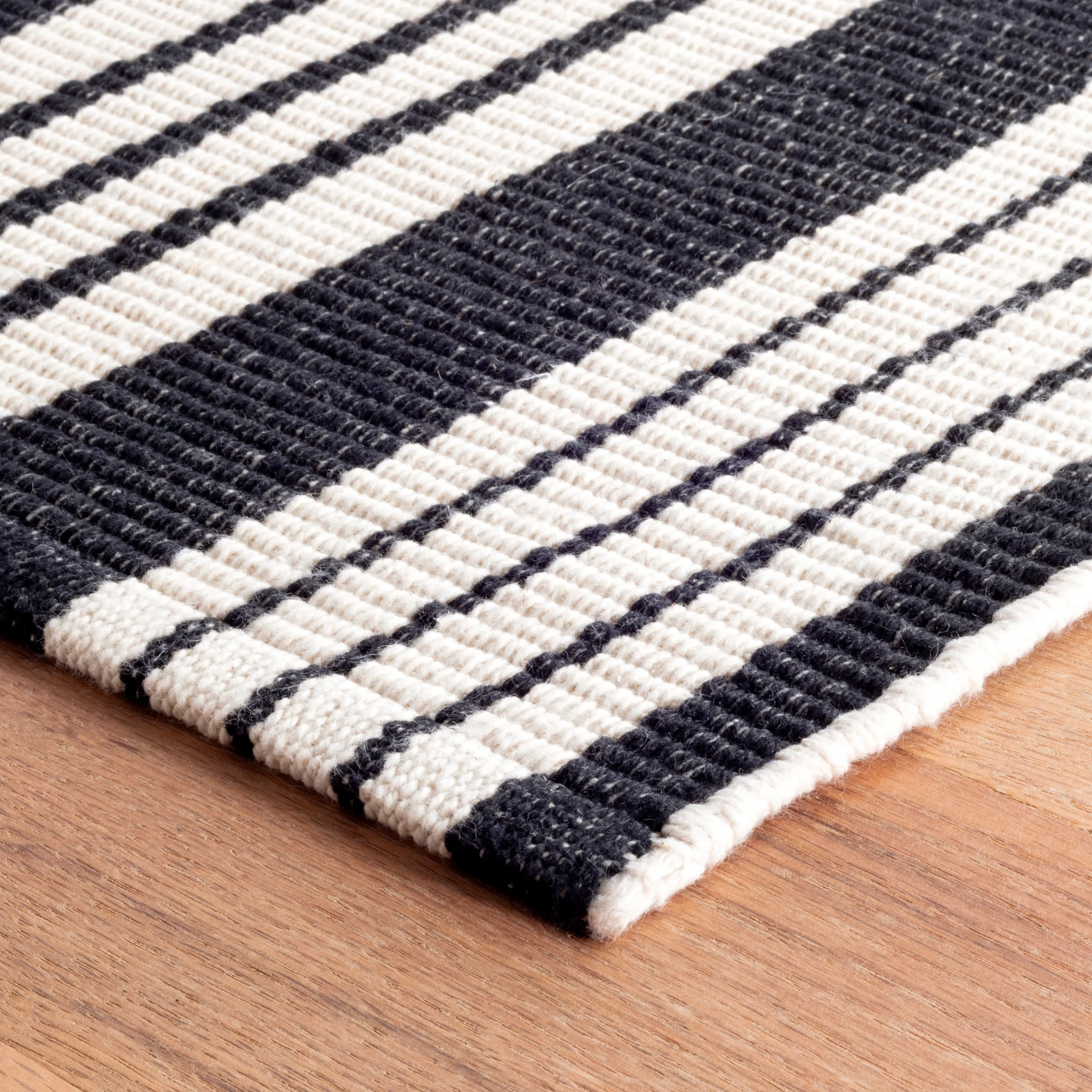 Birmingham Black Handwoven Indoor/Outdoor Rug