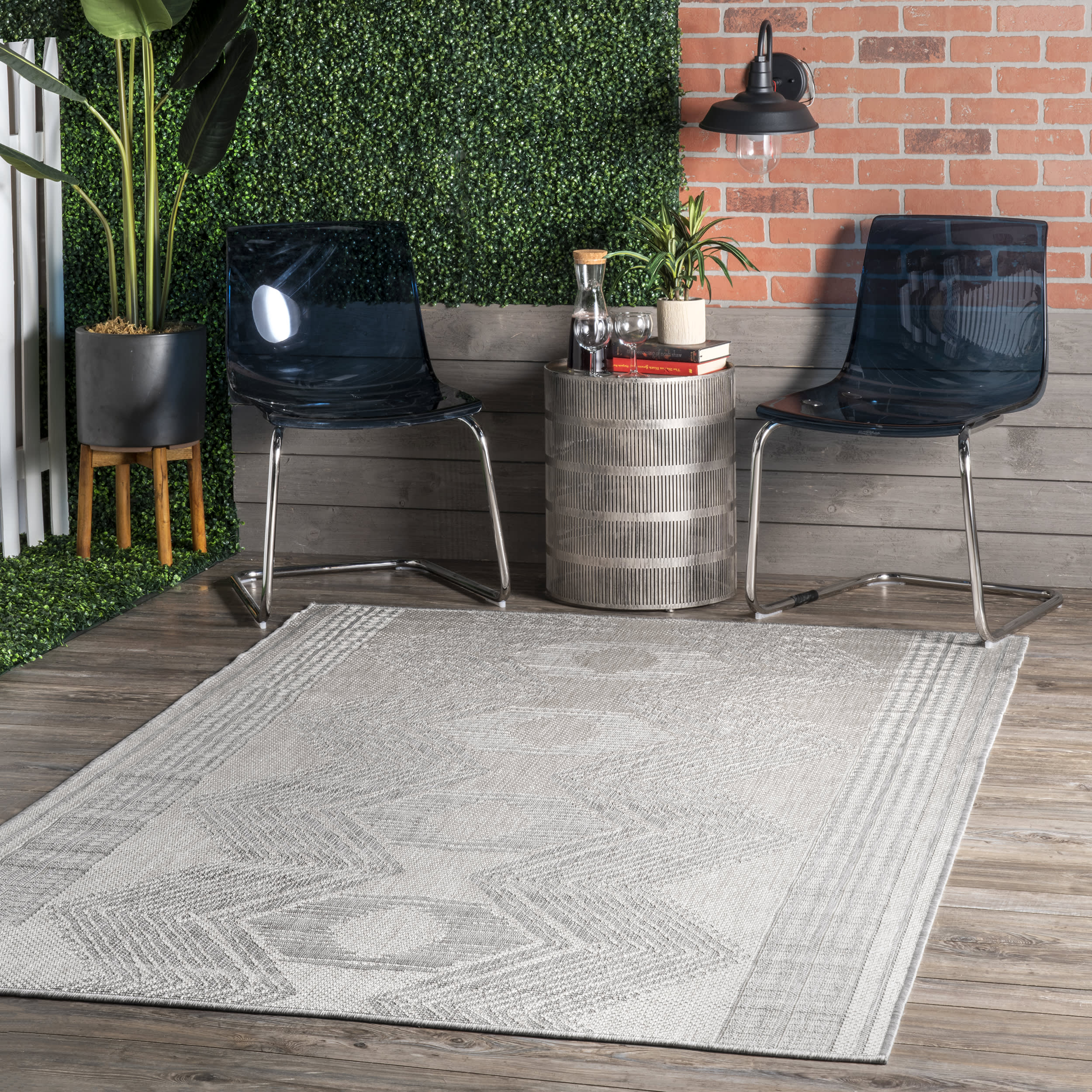 Iris Totem Indoor/Outdoor Flatweave Rug | Light Grey