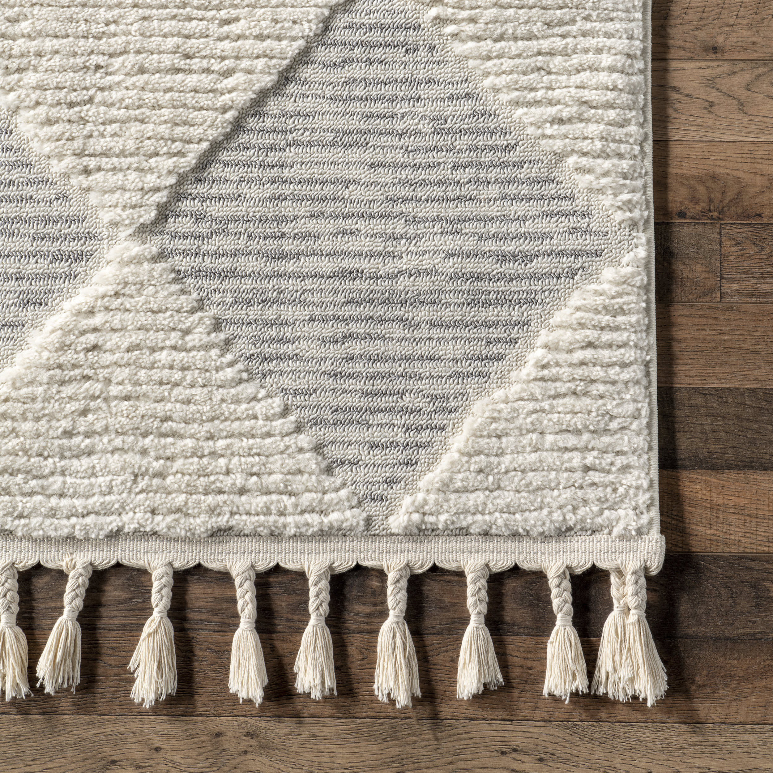 Aylin Diamond Tasseled Rug | Off White