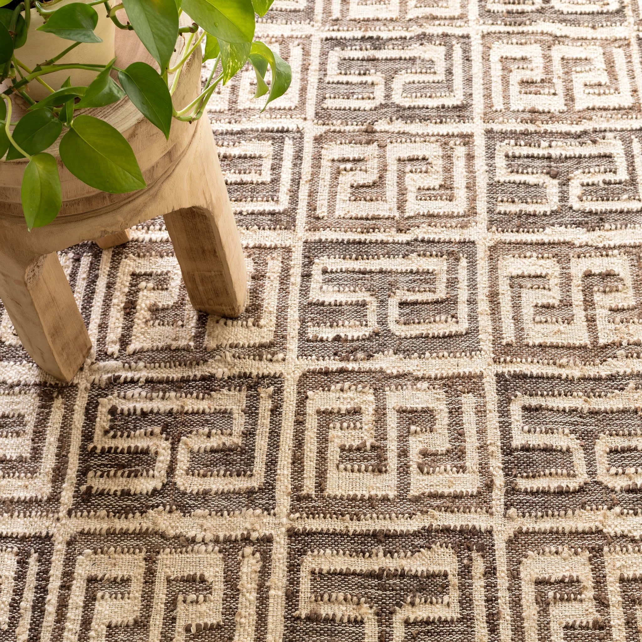 Auricula Handwoven Jute Rug