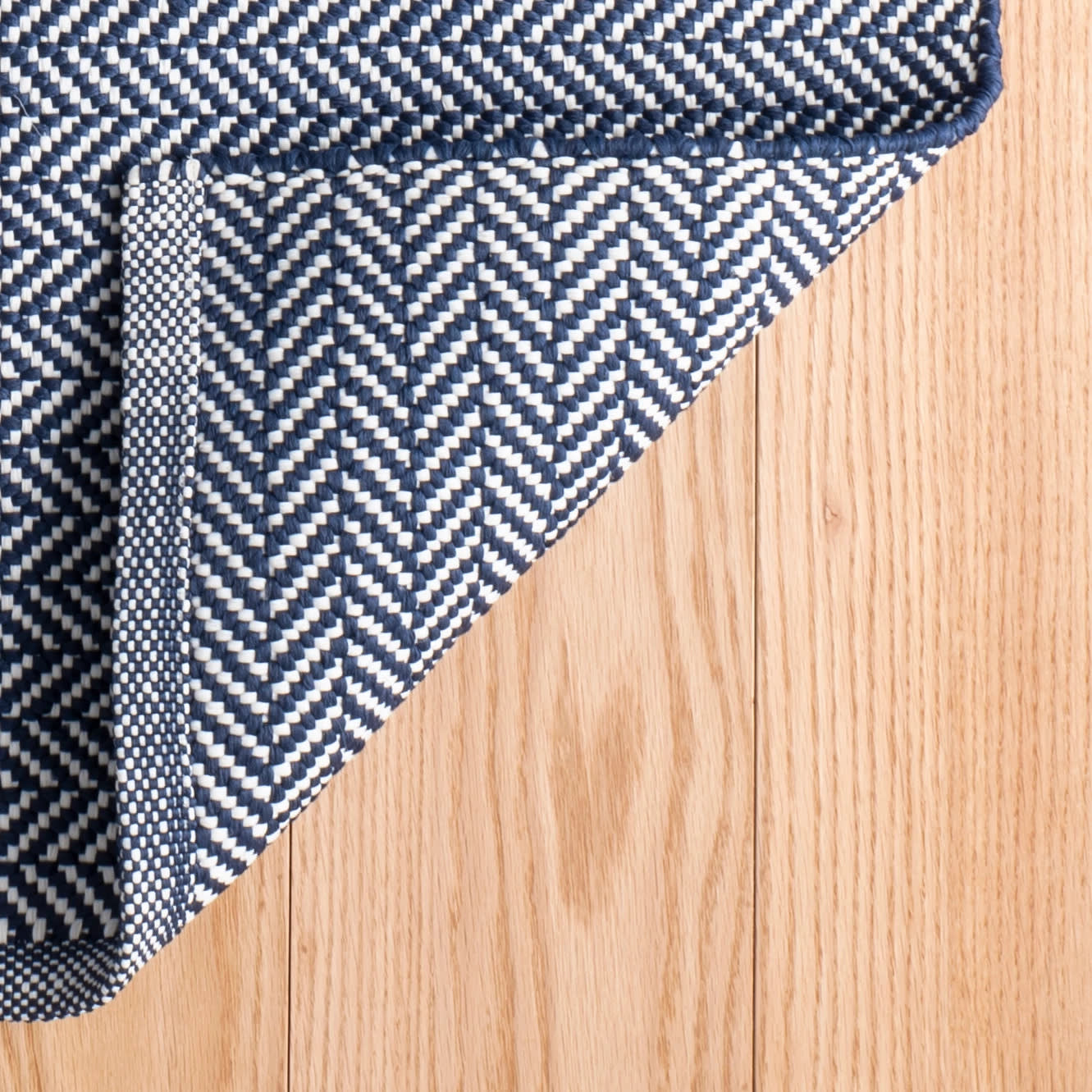 Herringbone Navy/Ivory Handwoven Indoor/Outdoor Rug