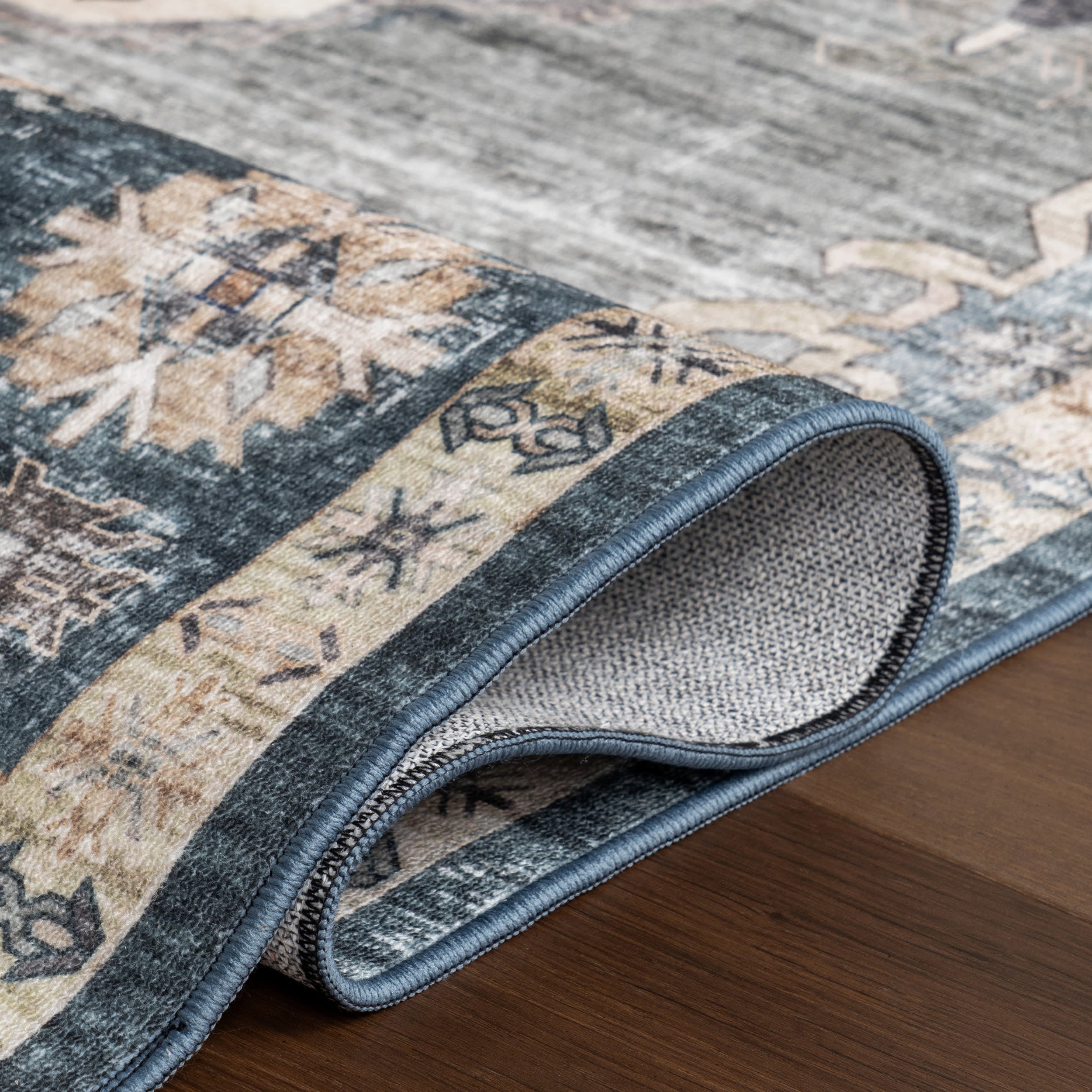 Noor Medallion Spill Proof Washable Rug | Blue