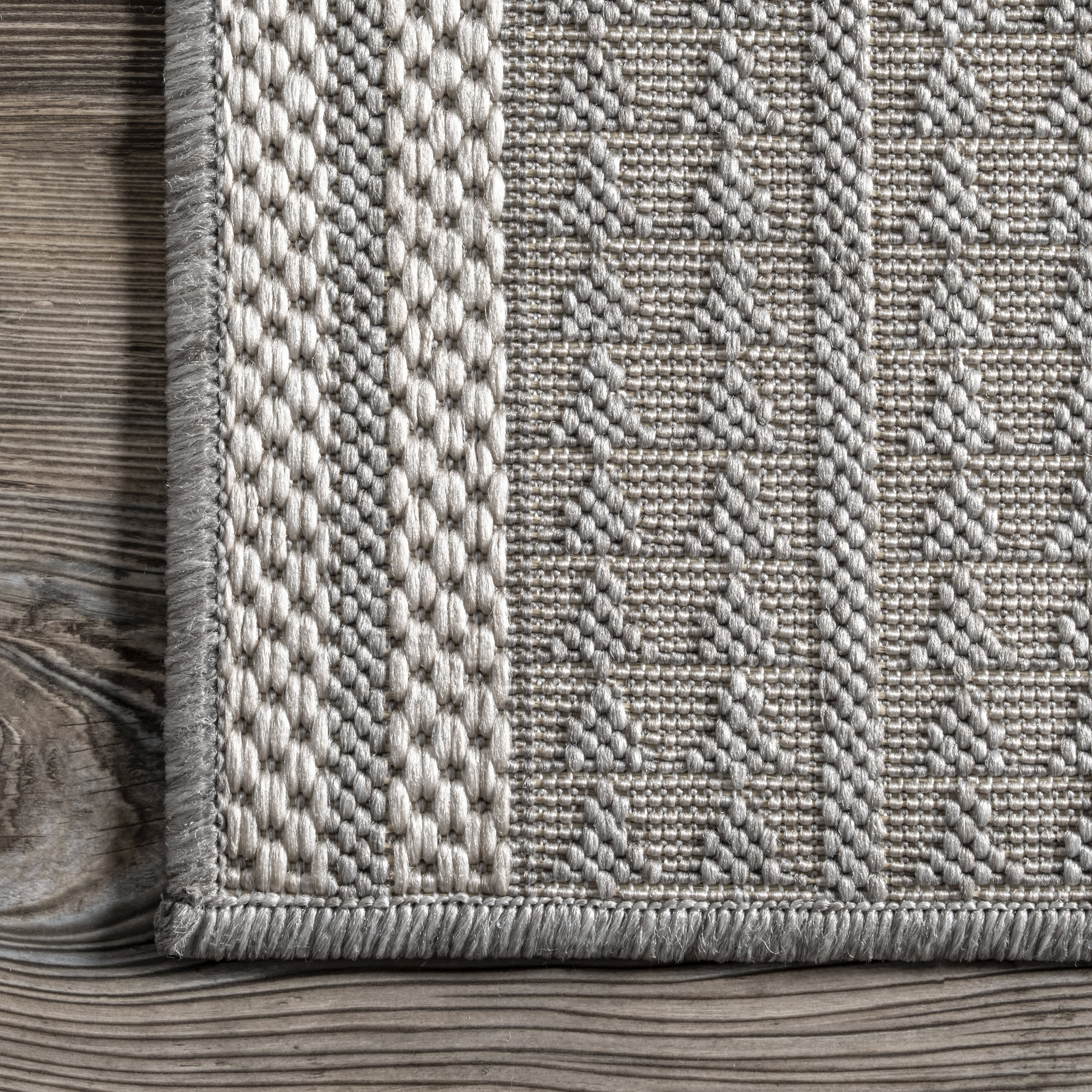 Iris Totem Indoor/Outdoor Flatweave Rug | Light Grey