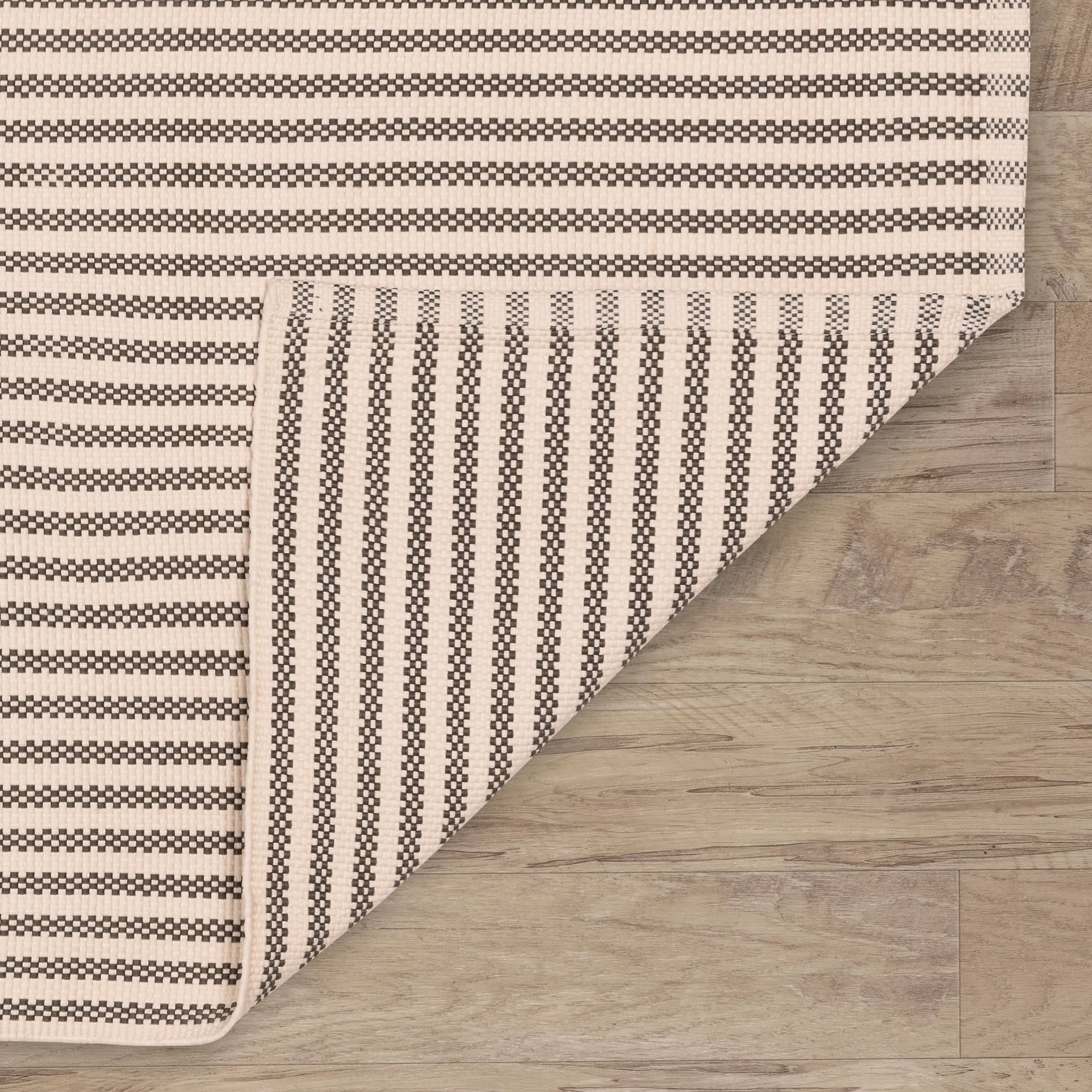 Pinstripe Grey/Ivory Handwoven Indoor/Outdoor Rug