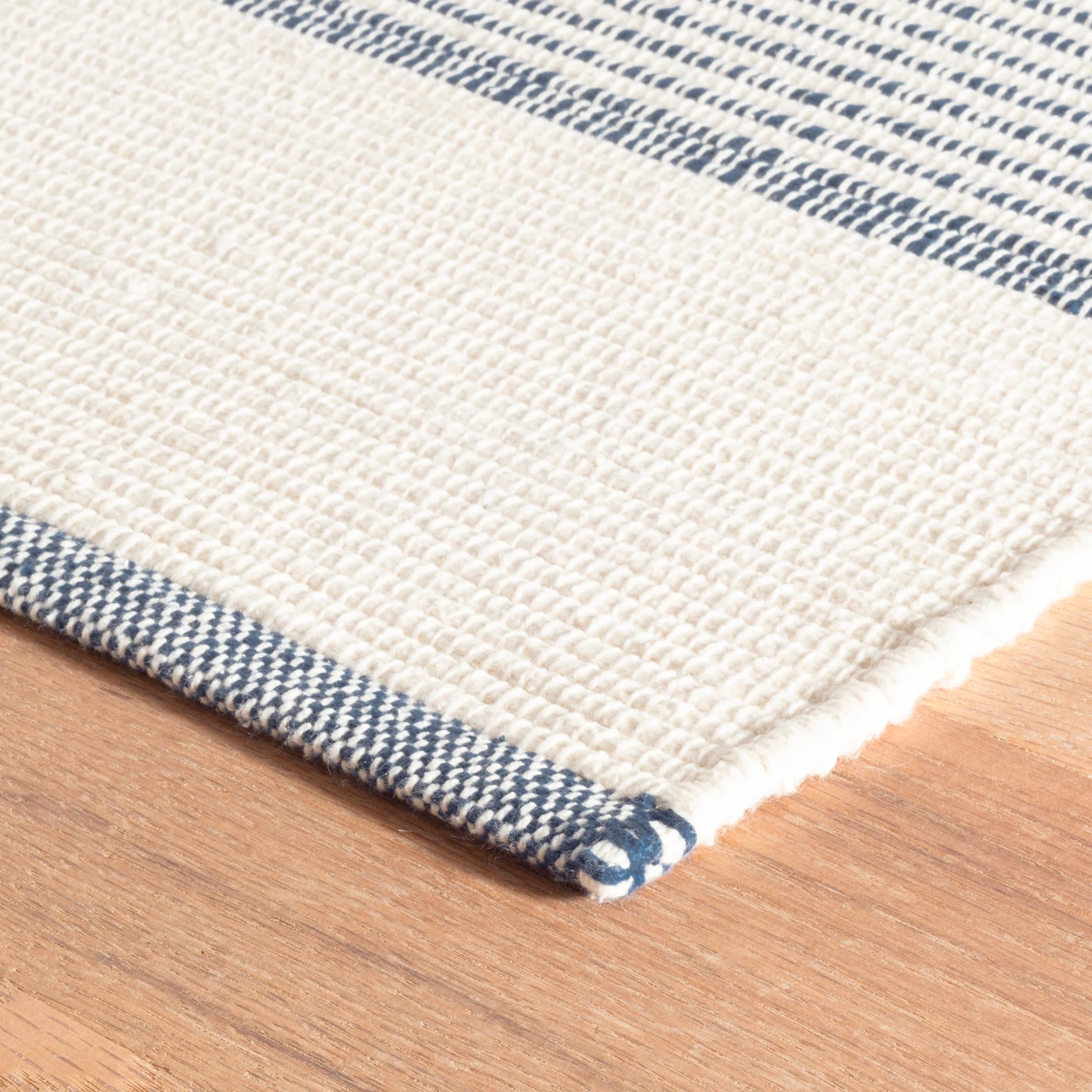 La Mirada Navy Handwoven Cotton Rug